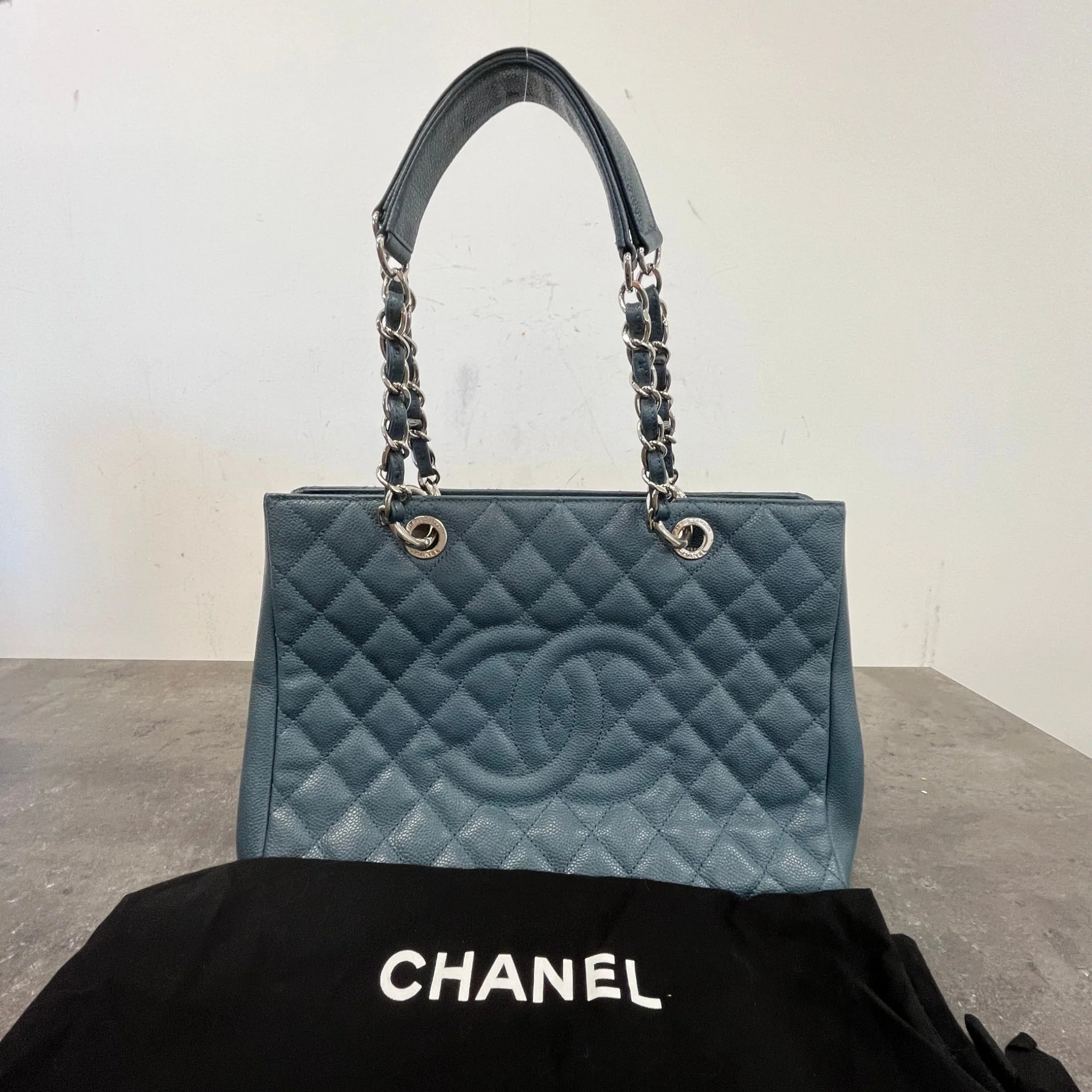 Women's Caviar Grand Shopping Tote Bag Blue - Image 14