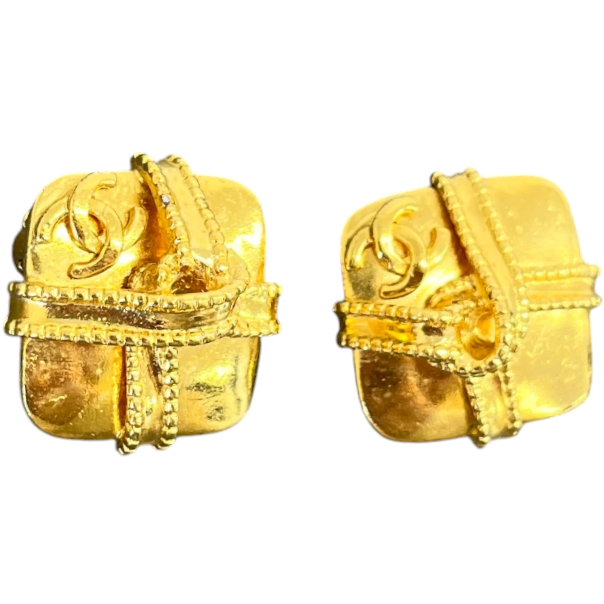 Women's Cc Logo Clip-On Earrings Gold - Image 3