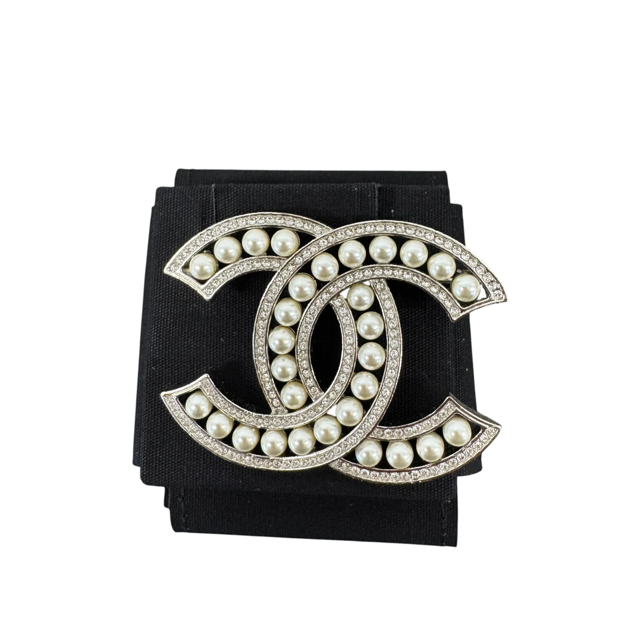 Women's Cc Logo Pear Brooch Silver - Image 3