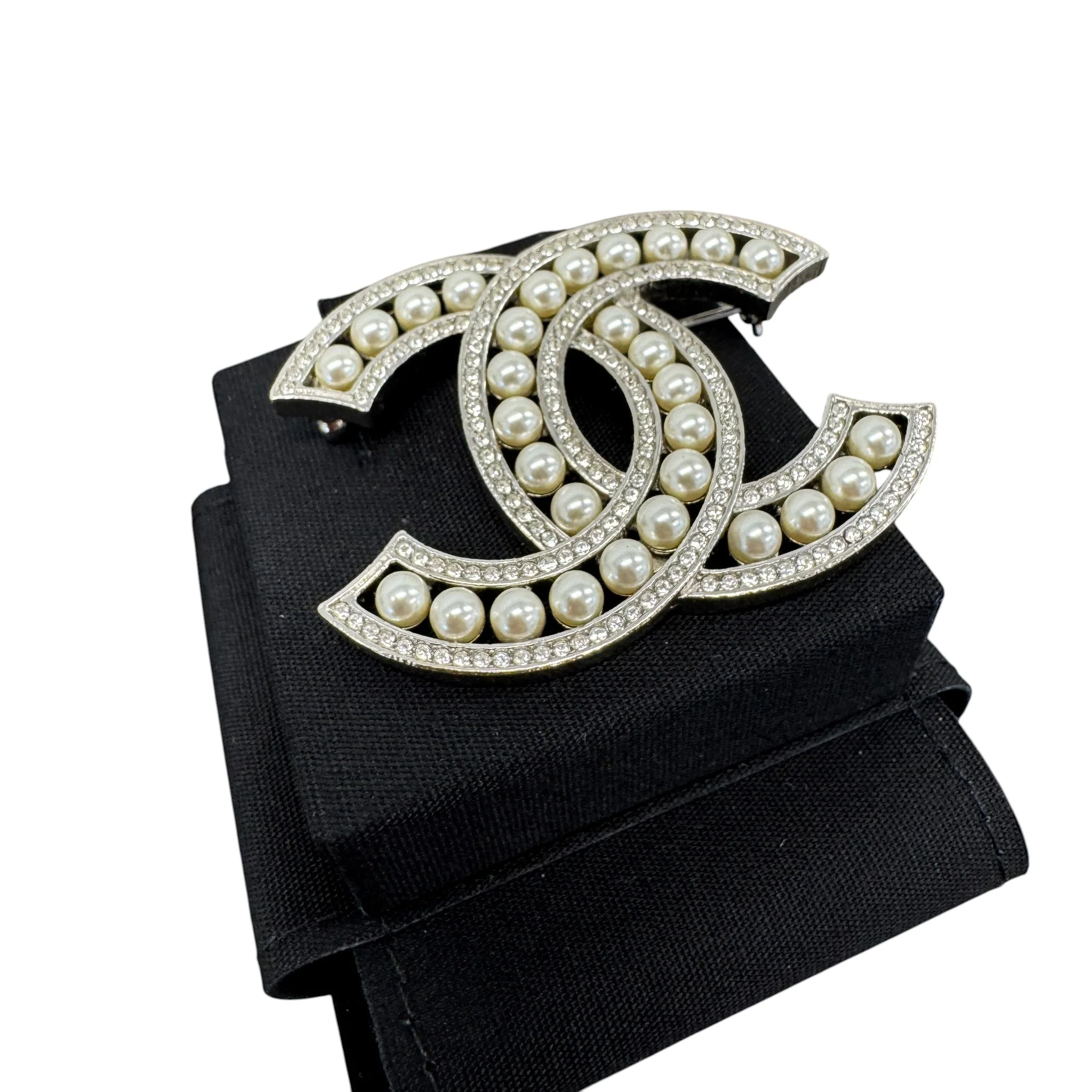 Women's Cc Logo Pear Brooch Silver - Image 4