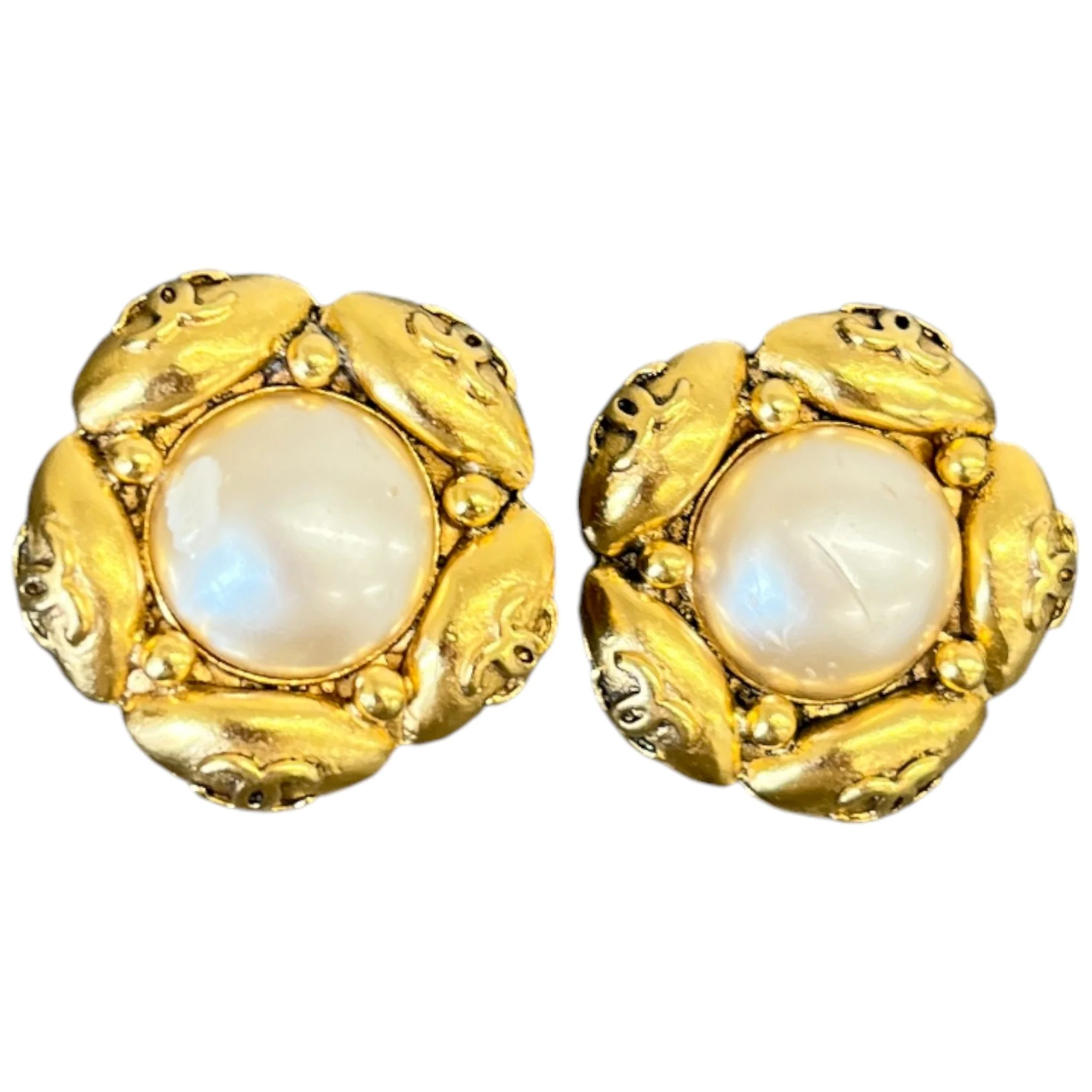Women's Cc Logo Pearl Clip On Earrings Gold - Image 3