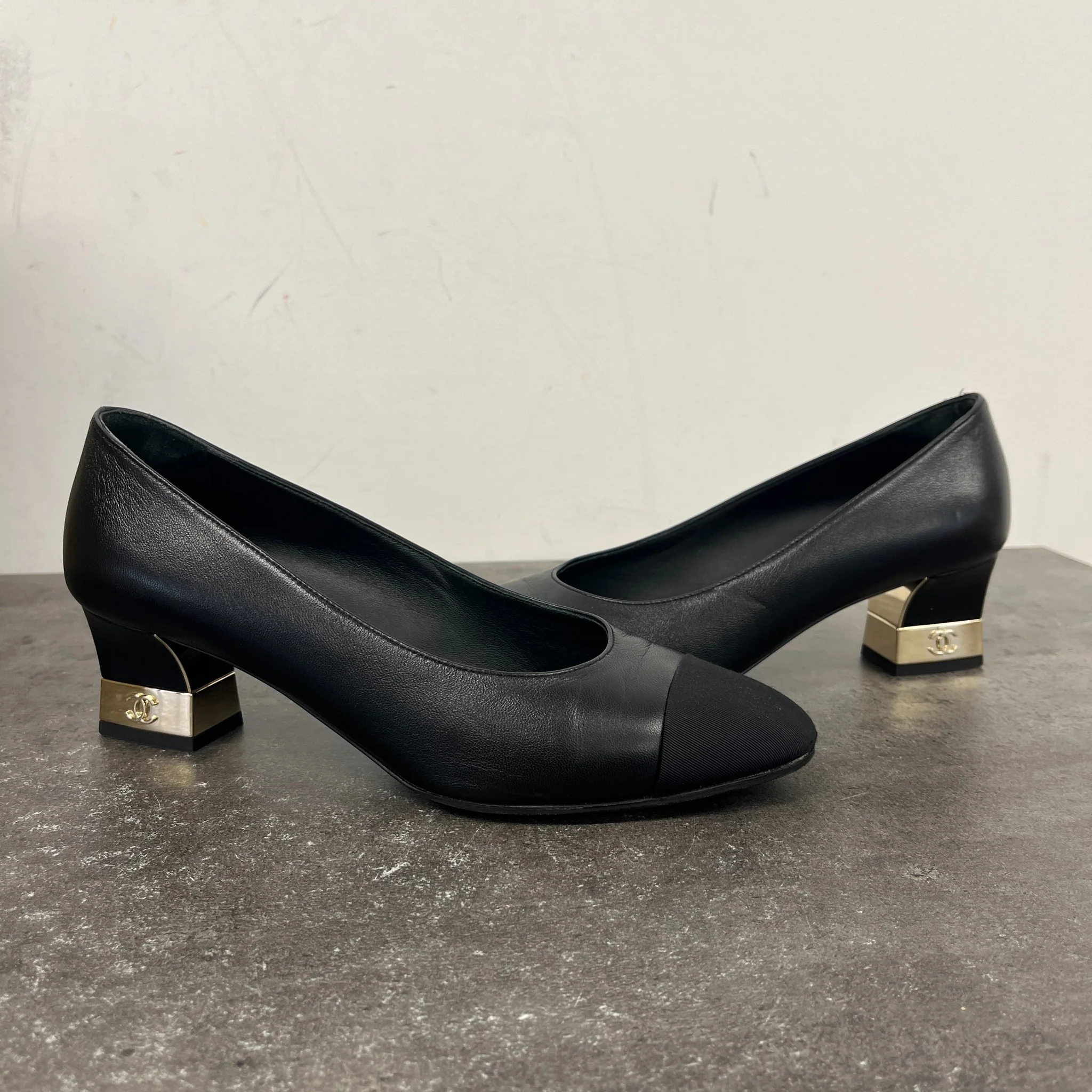 Women's Cc Logo Pumps Mules Black Size EU 37.5 / UK 4.5 - Image 12