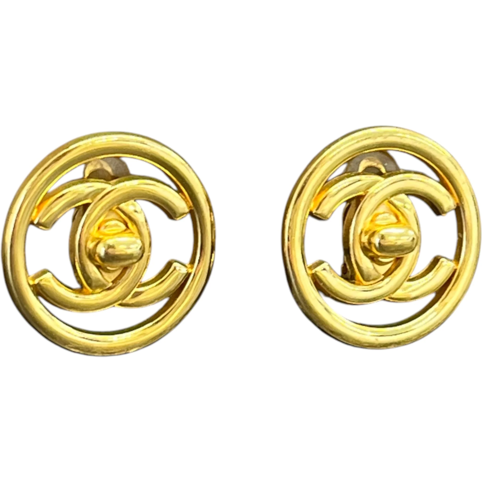 Women's Cc Turnlock Clip-On Earrings Gold - Image 3