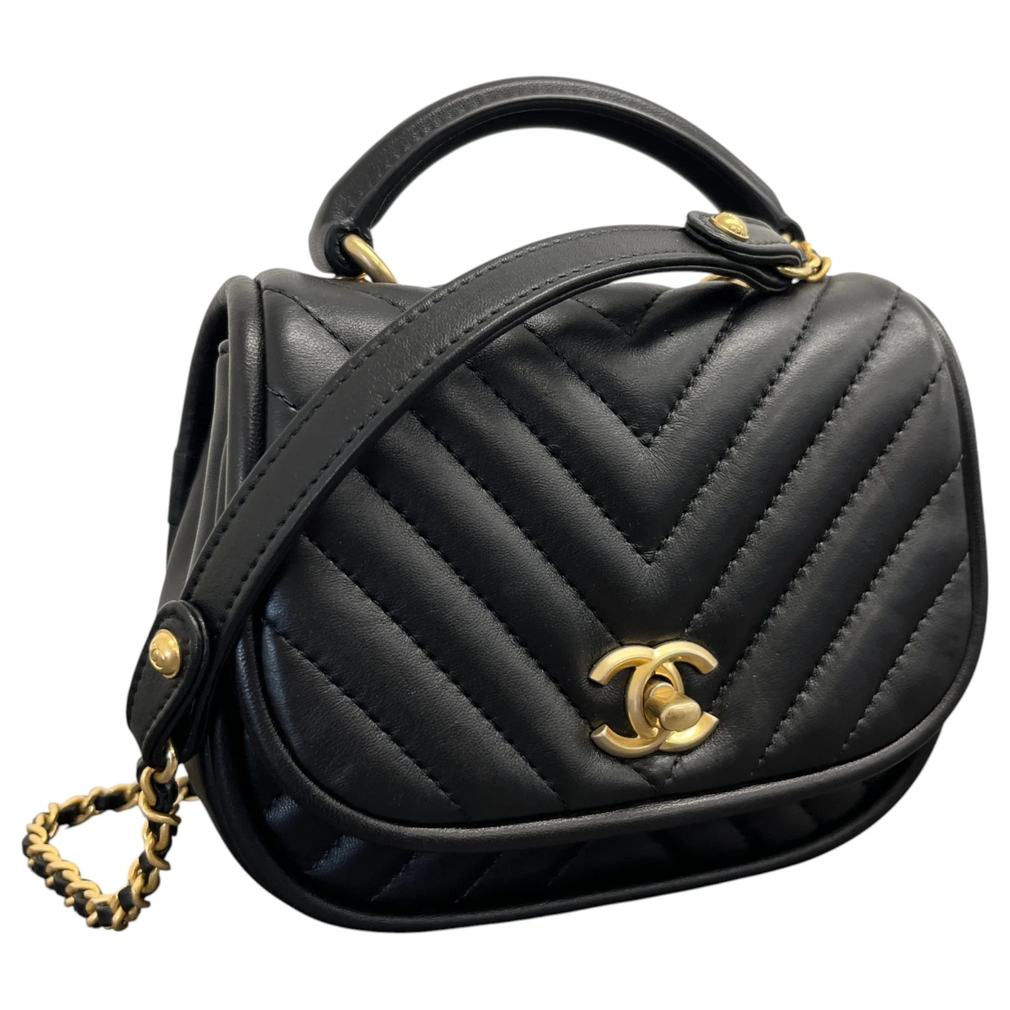 Women's Chevron Round Mini Flap Bag Black - Image 4