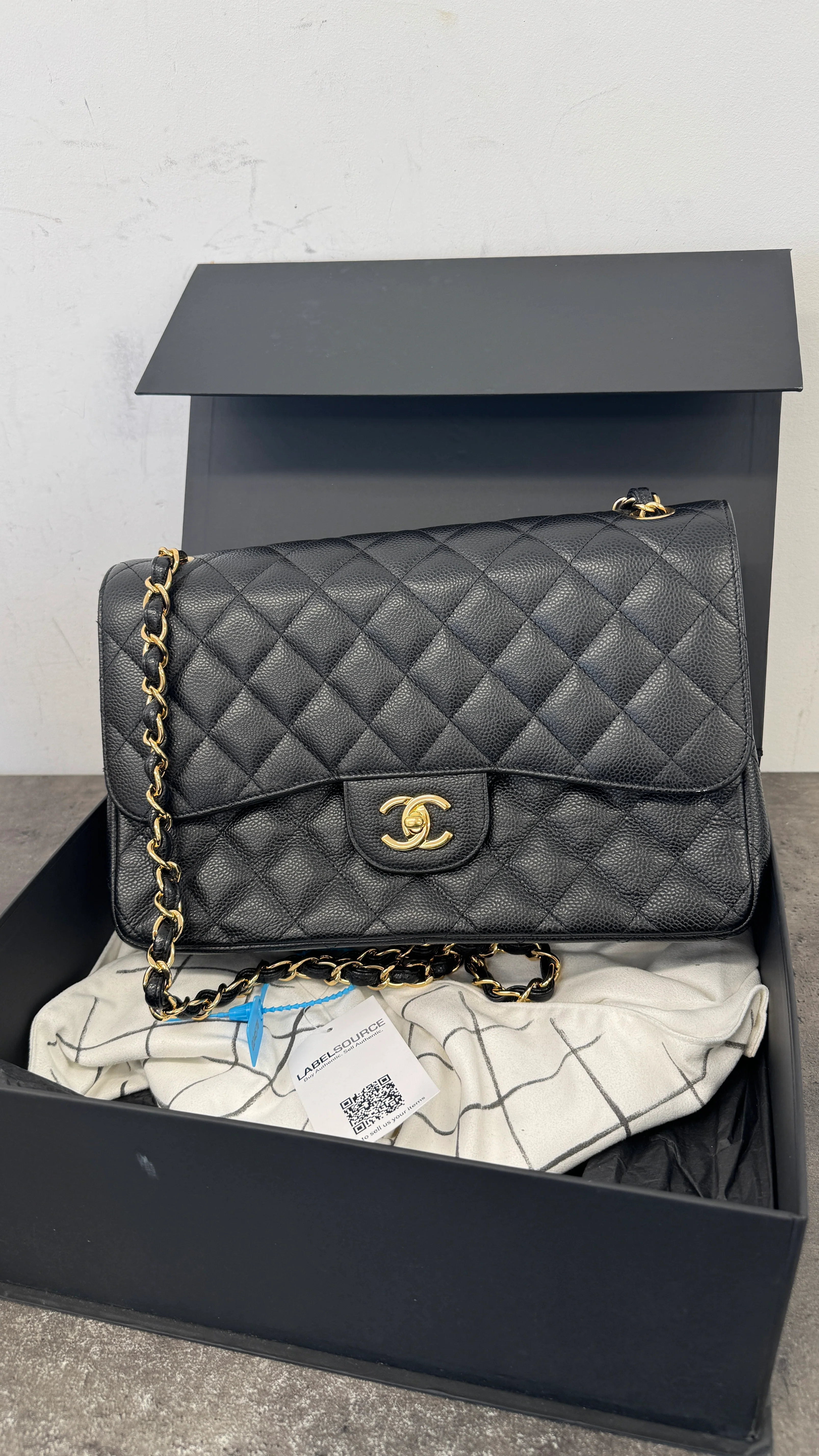 Women's Classic Double Flap Caviar Jumbo Bag Black - Image 18