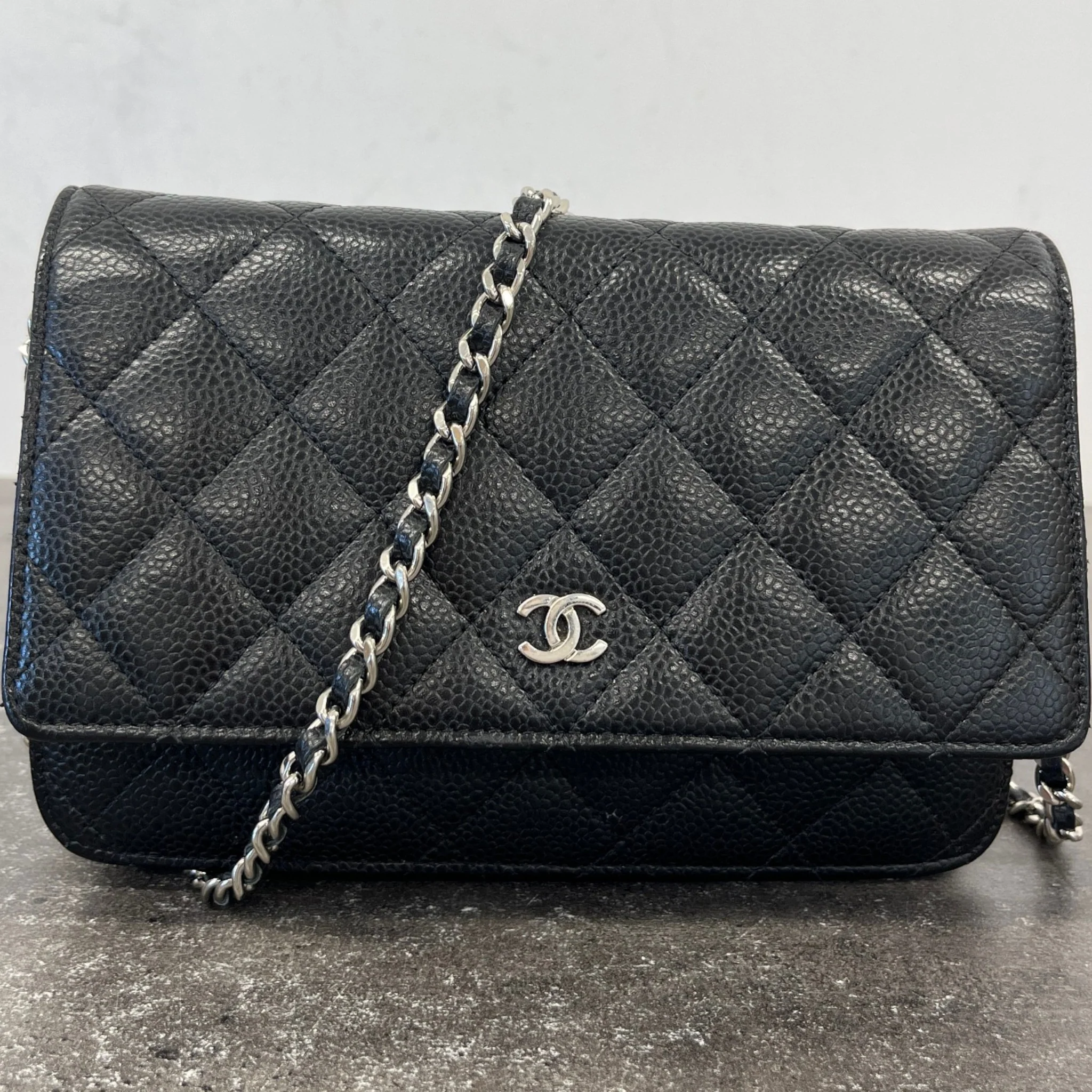 Women's Classic Woc Caviar Bag Black - Image 14