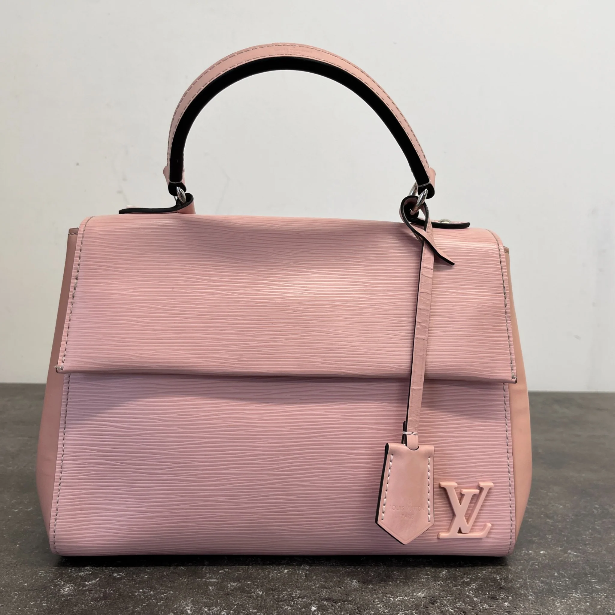 Women's Cluny Mm Epi Bag Pink - Image 13