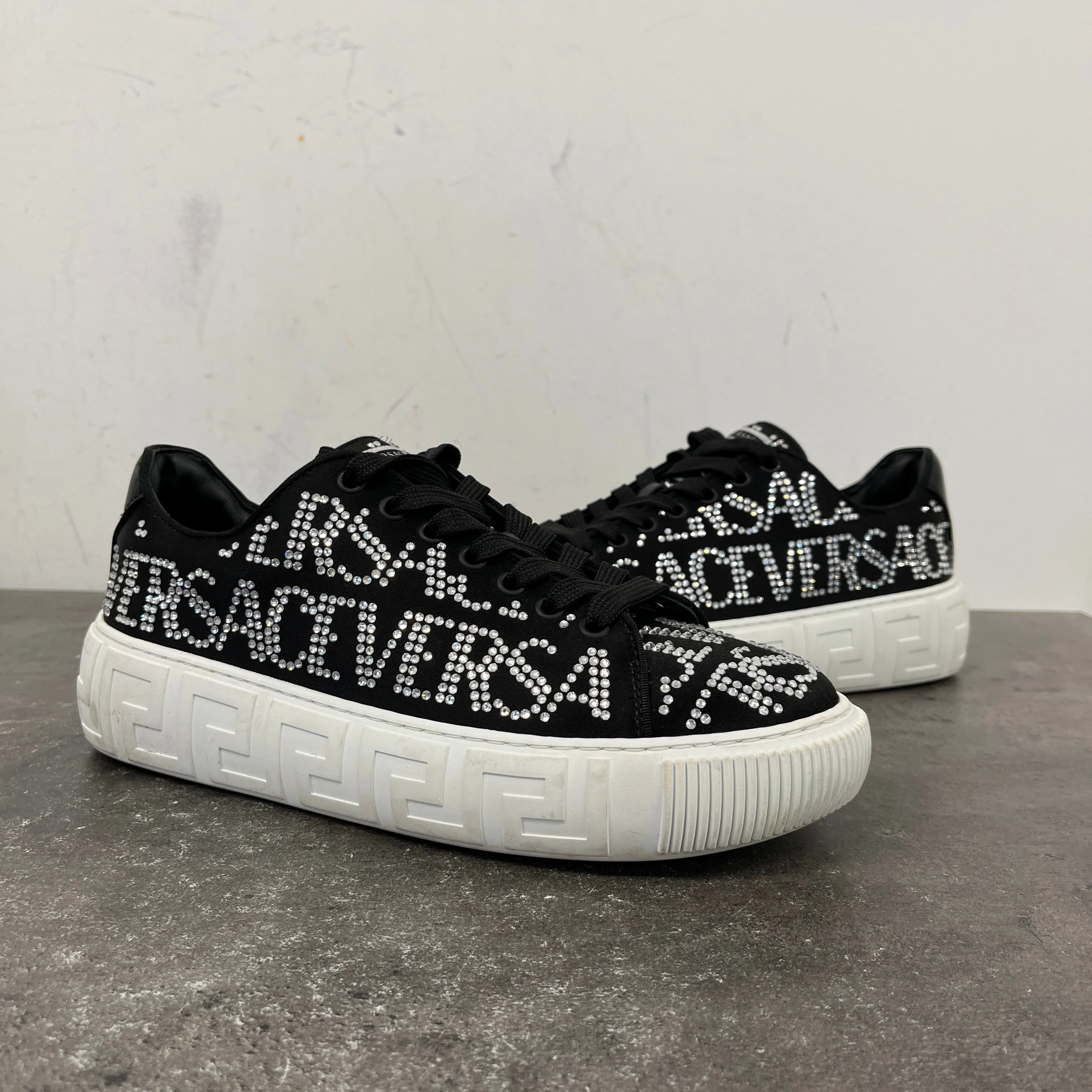 Women's Crystal Logo Low Trainers Black Size EU 39 / UK 6 - Image 12