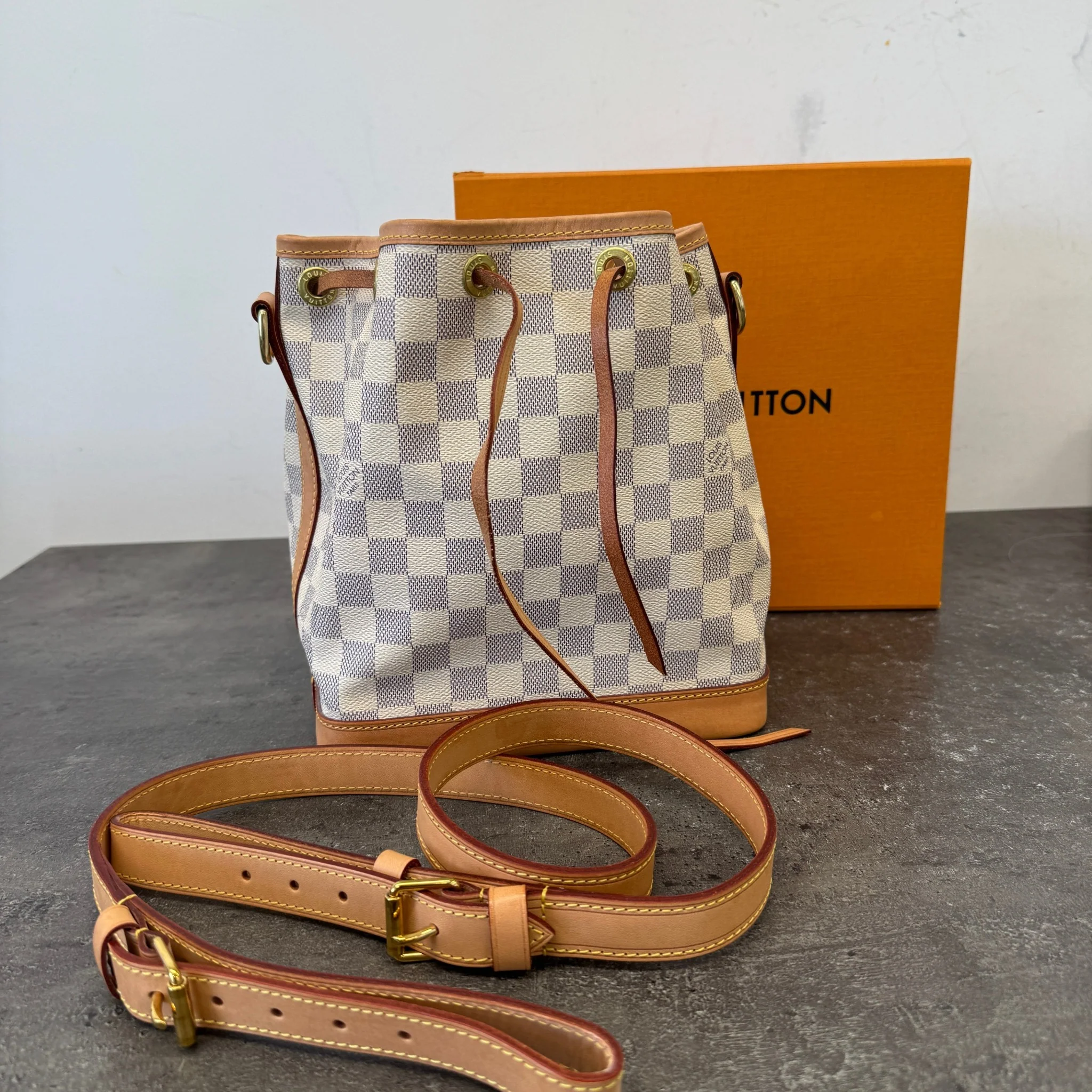 Women's Damier Azur Noé Bb Bag White - Image 9
