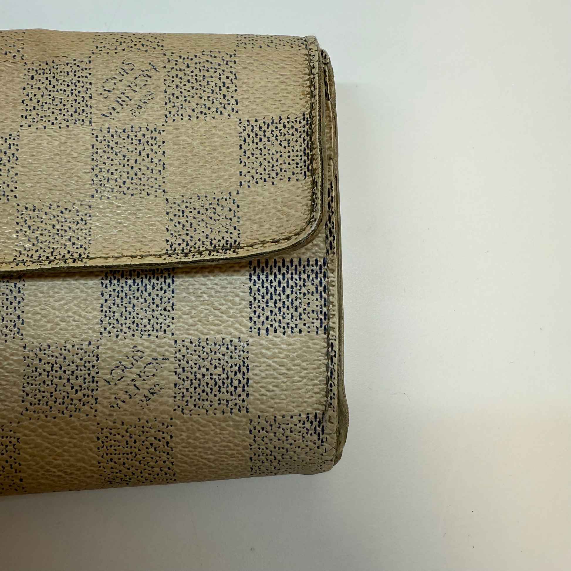 Women's Damier Azur Sarah Wallet White - Image 16