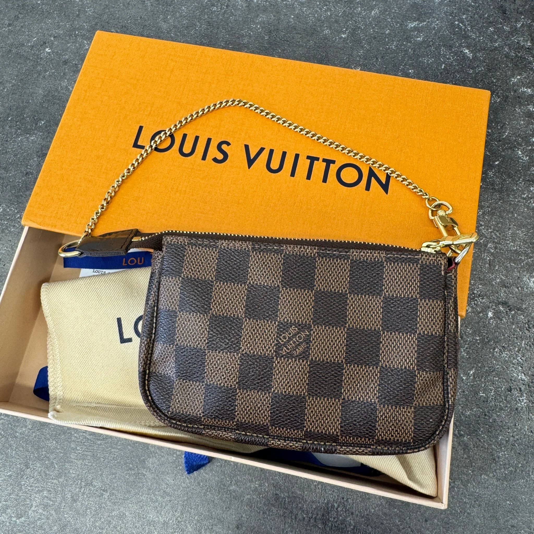 Women's Damier Pochette Mini Handbag Brown - Image 10