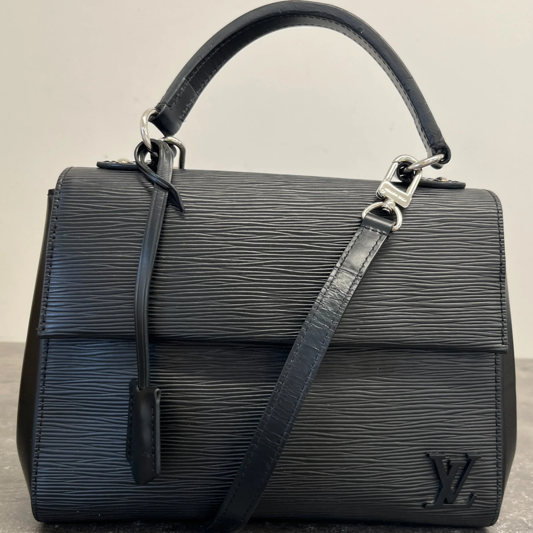 Women's Epi Leather Cluny Bb Bag Black - Image 14