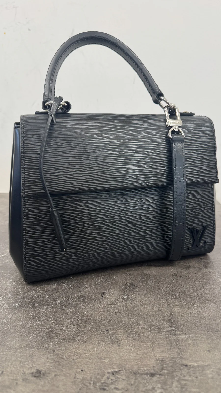 Women's Epi Leather Cluny Bb Bag Black - Image 15