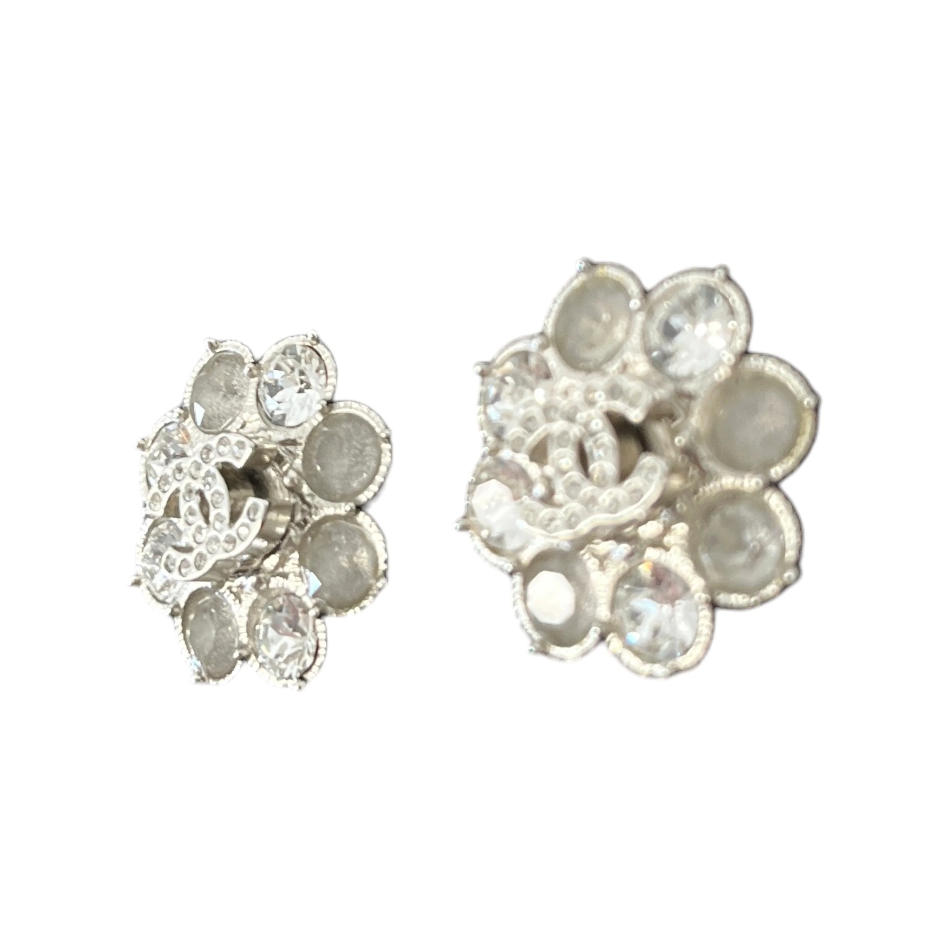 Women's Flower Cc Logo Earrings Silver - Image 4