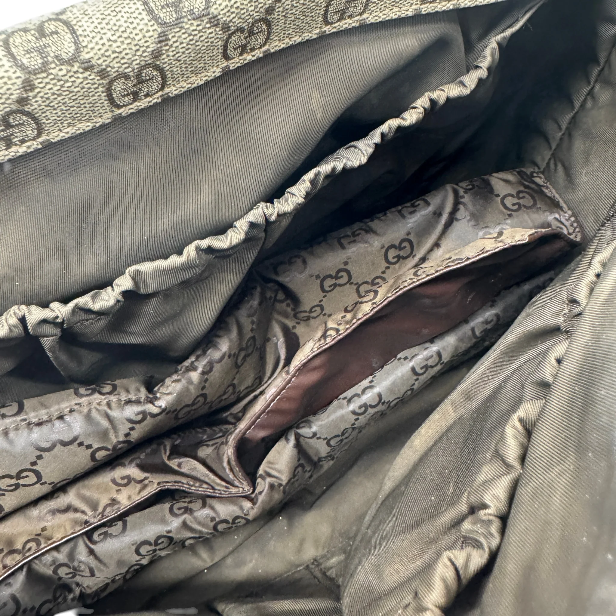 Women's Gg Supreme Changing Bag Beige - Image 10