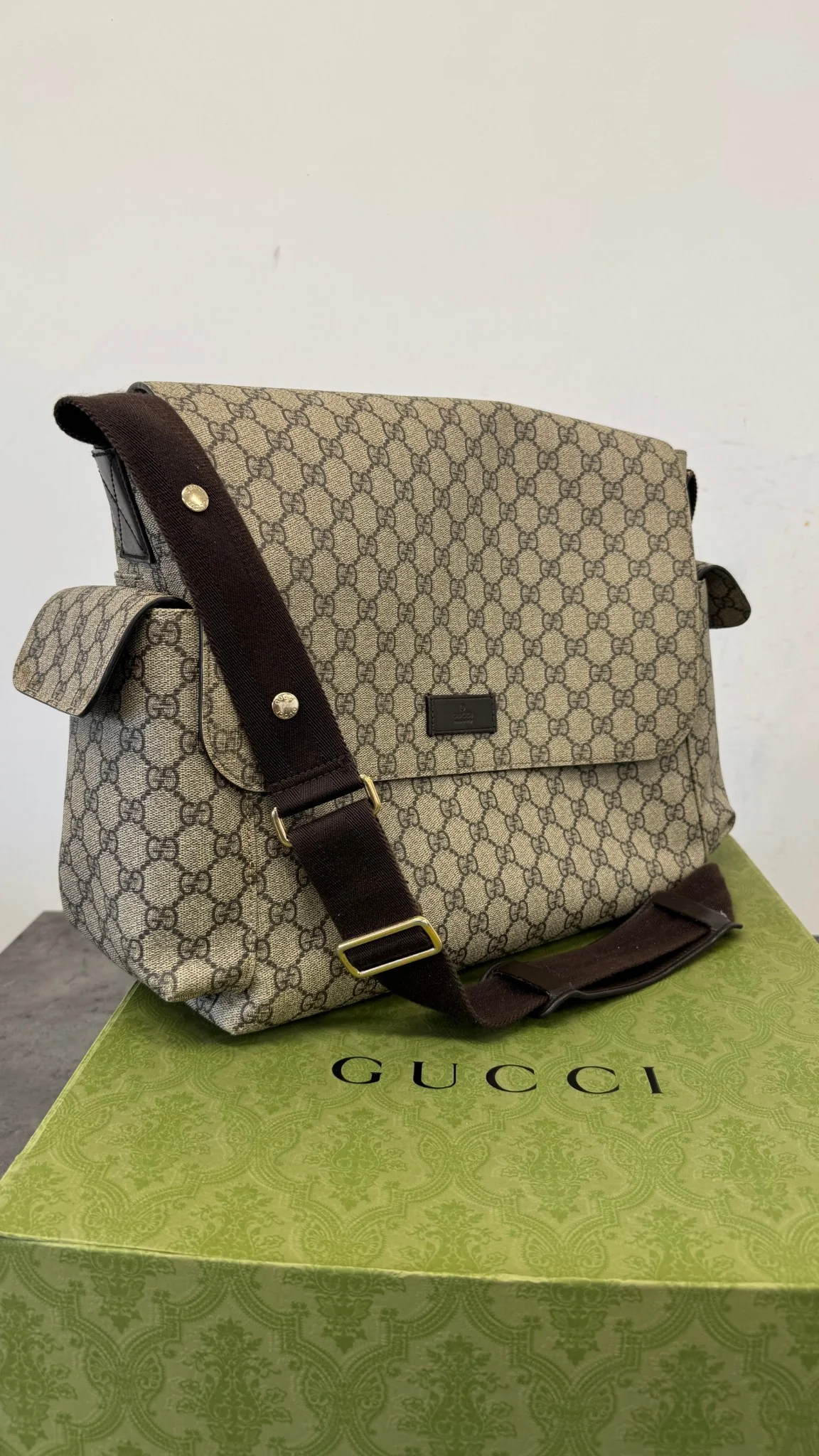 Women's Gg Supreme Changing Bag Beige - Image 16