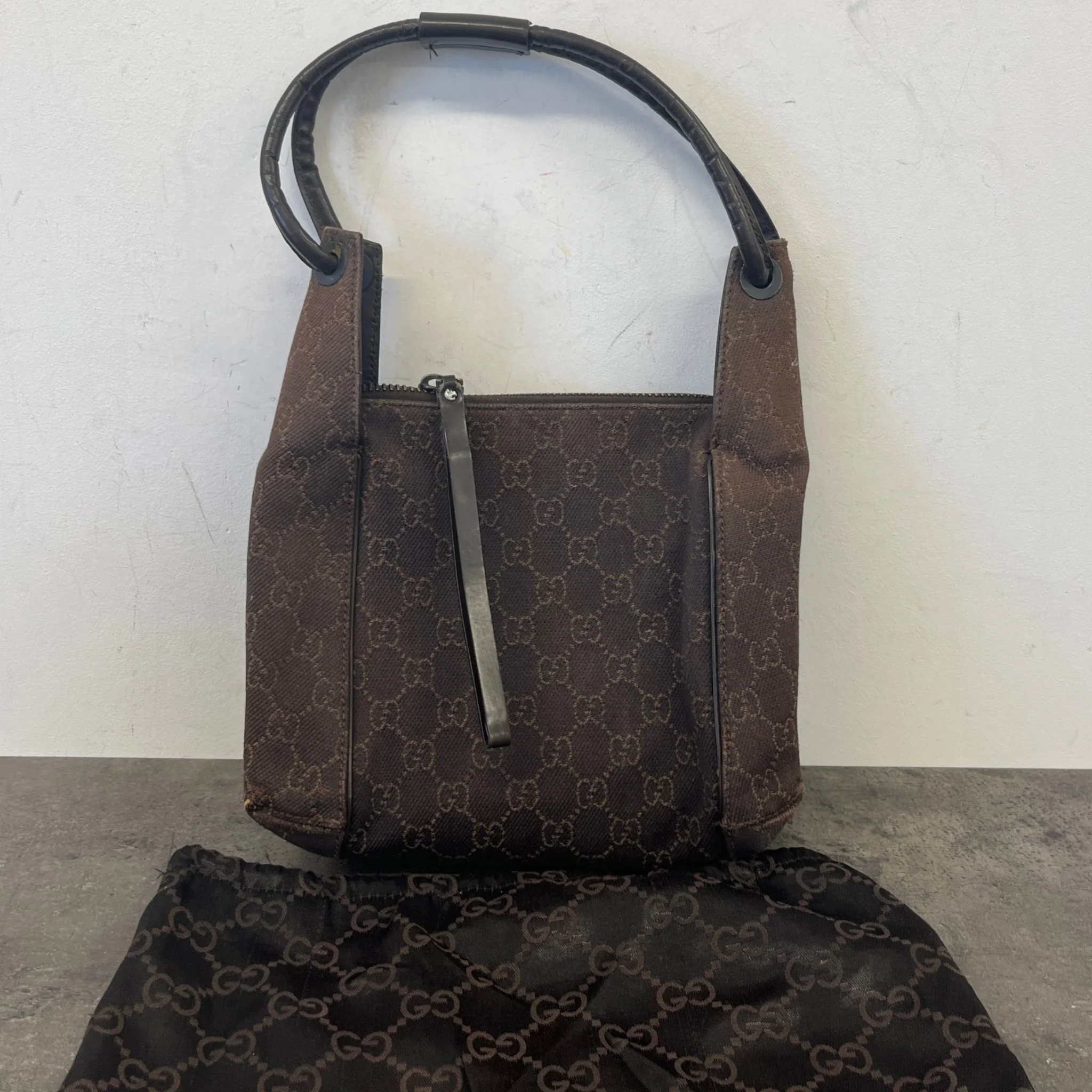 Women's Gg Supreme Hobo Handbag Brown - Image 12