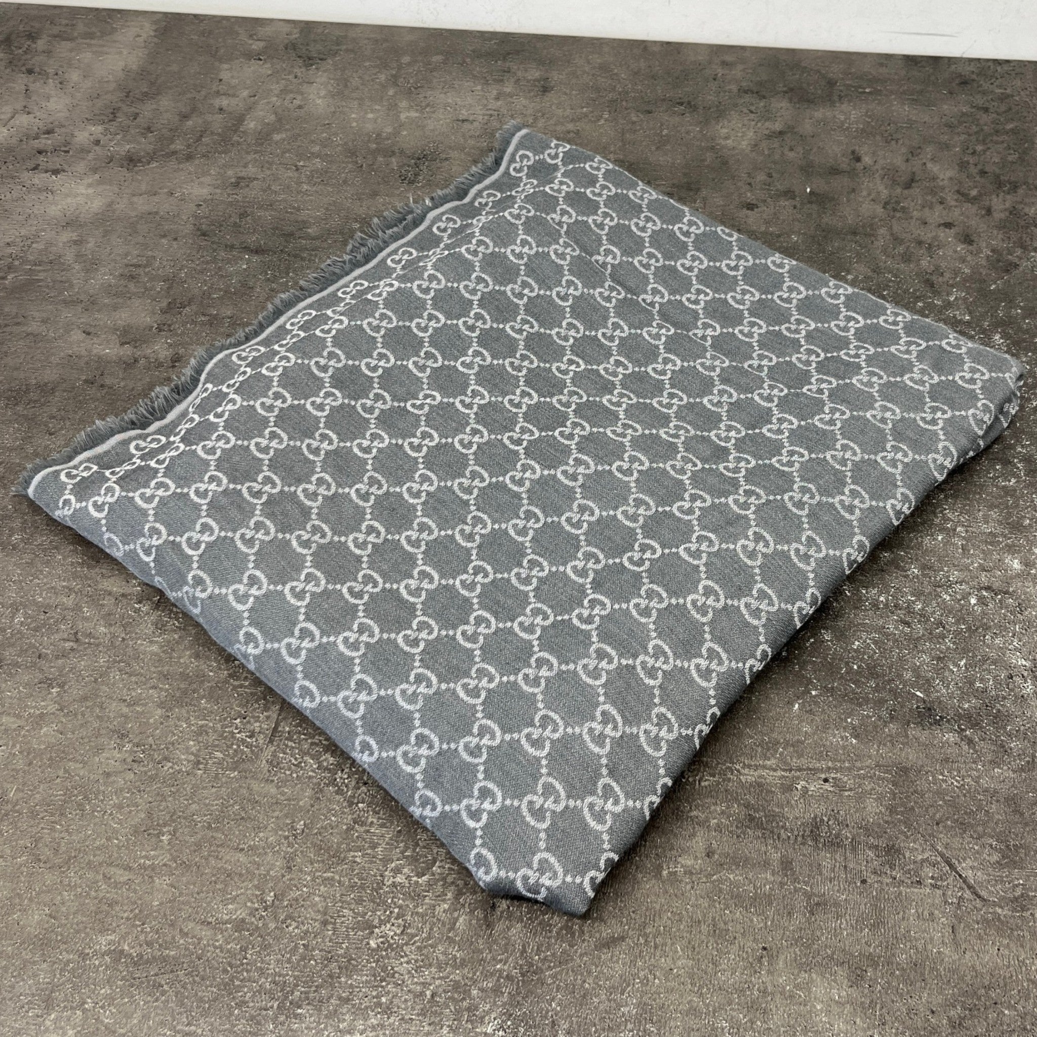 Women's Gg Supreme Scarf Grey - Image 4