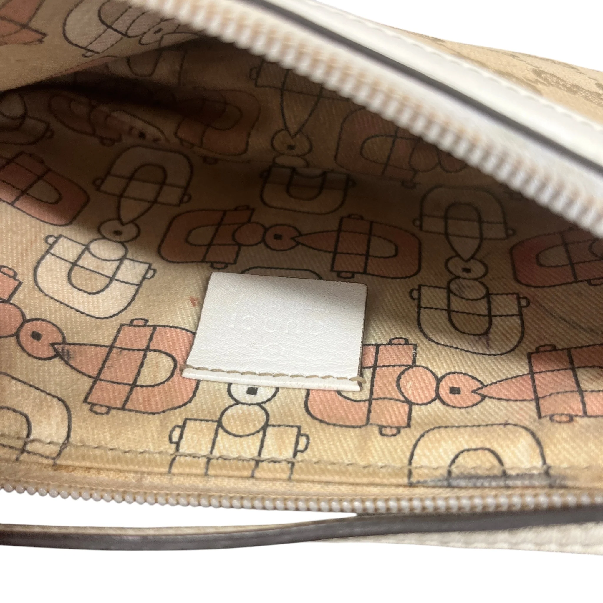 Women's Gg Supreme Shoulder Bag Beige - Image 10