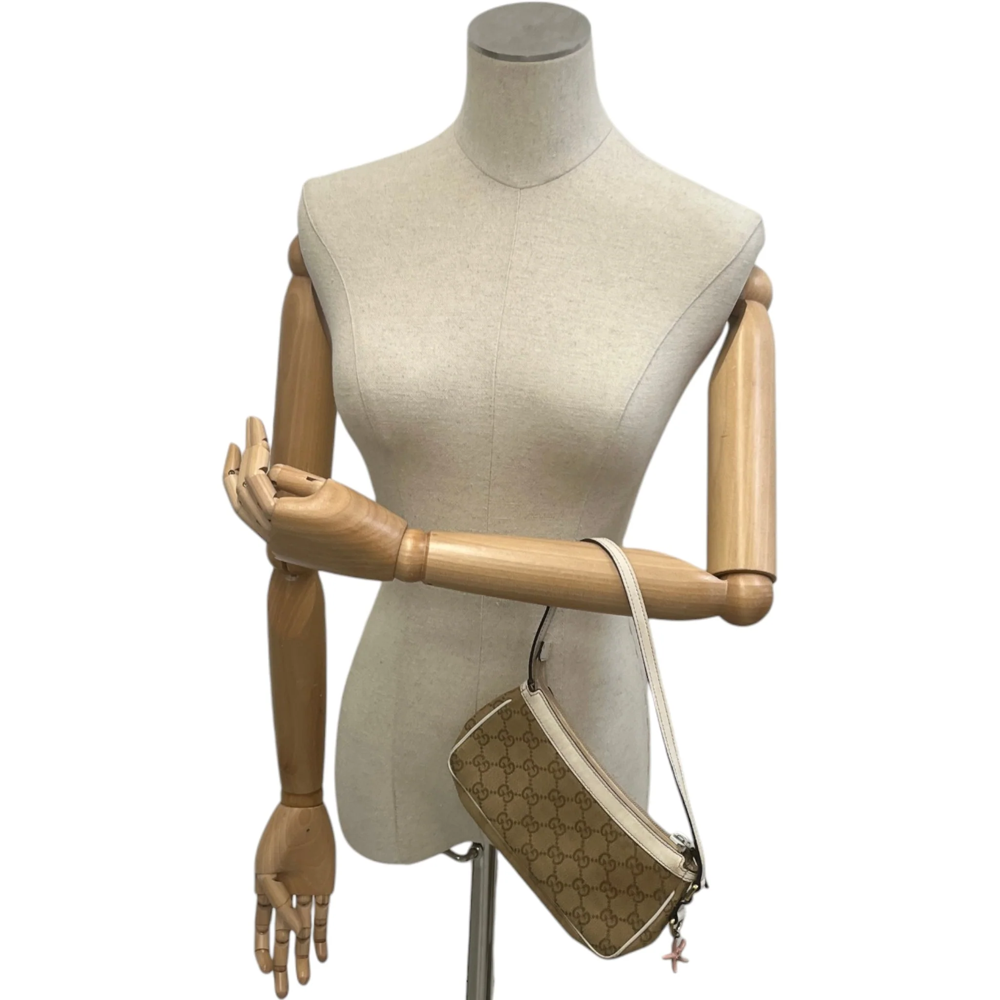 Women's Gg Supreme Shoulder Bag Beige - Image 2