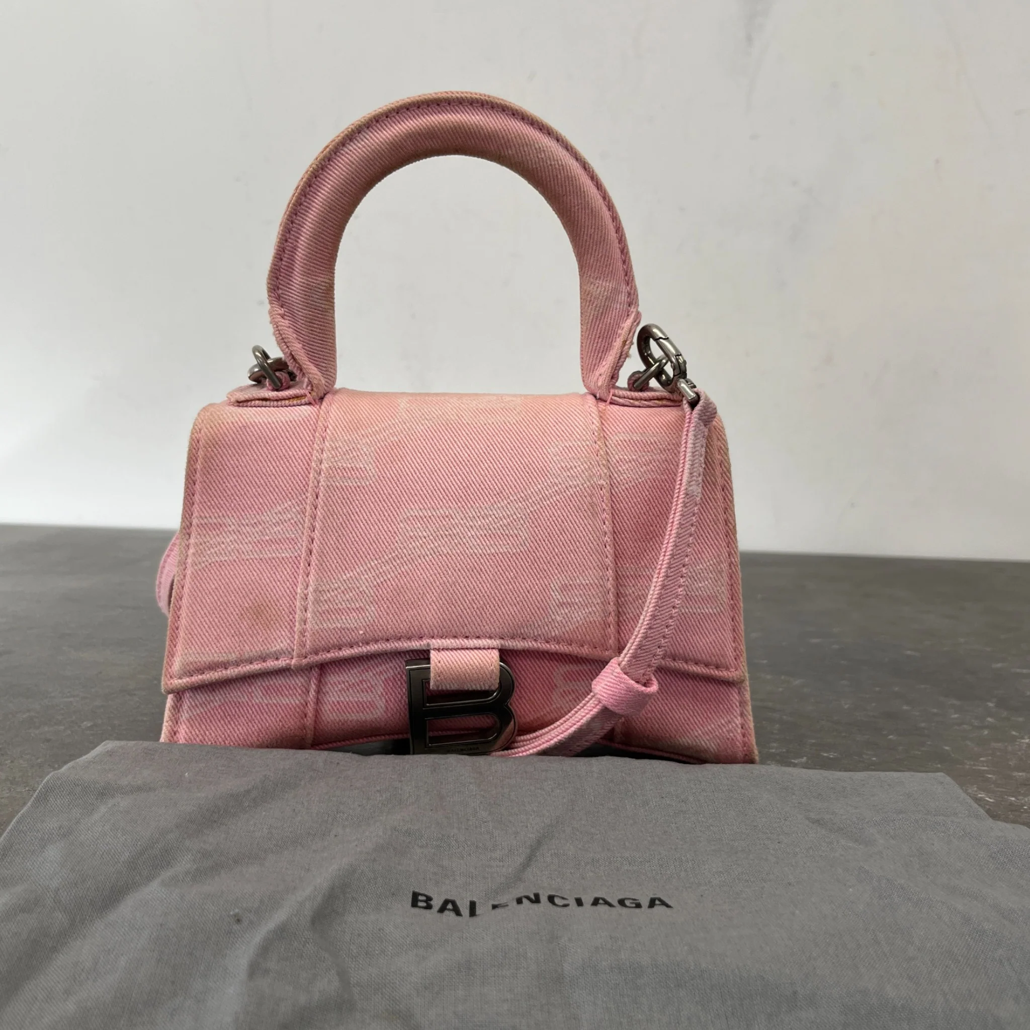 Women's Hourglass Xs Bag Pink - Image 13