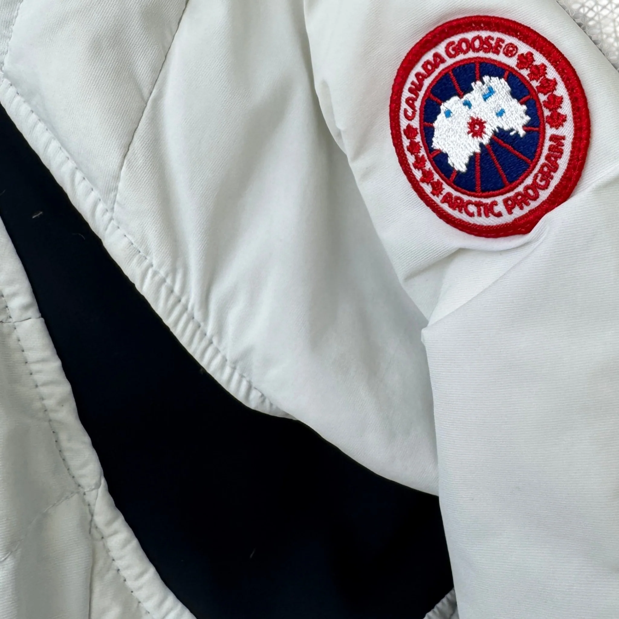 Women's Hybridge Base Down Jacket White Size M - Image 6