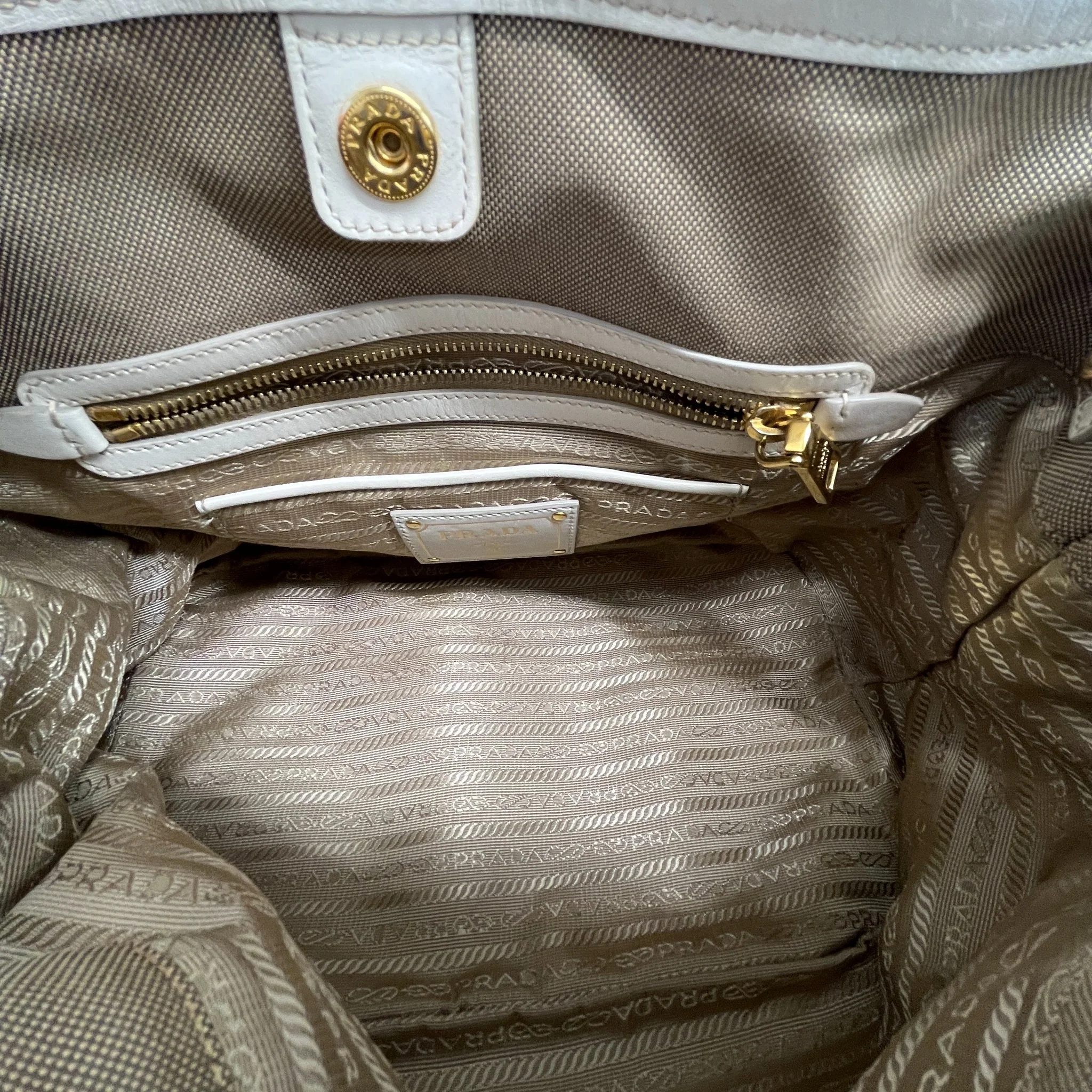 Women's Jacquard Logo Tote Bag Beige - Image 14