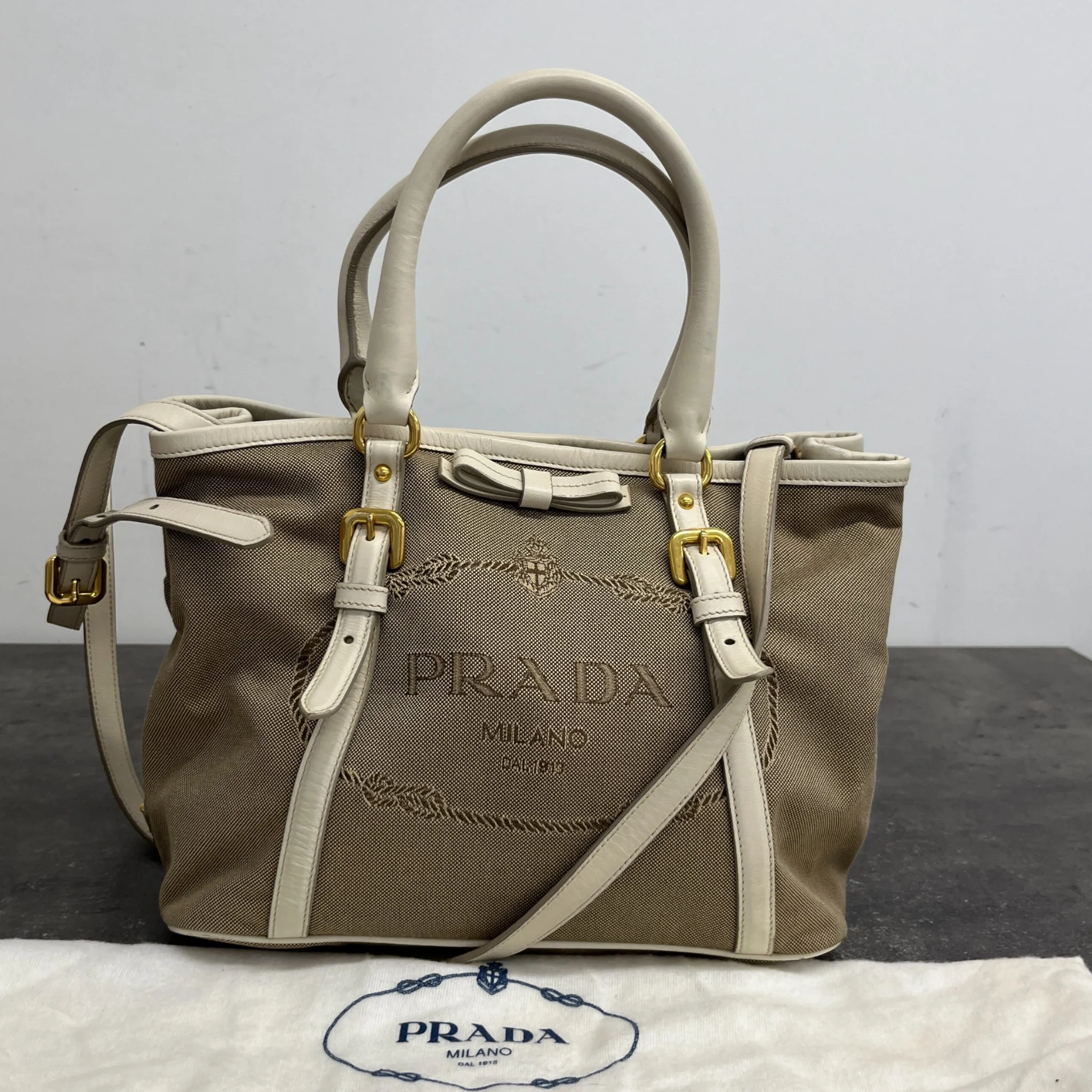 Women's Jacquard Logo Tote Bag Beige - Image 15