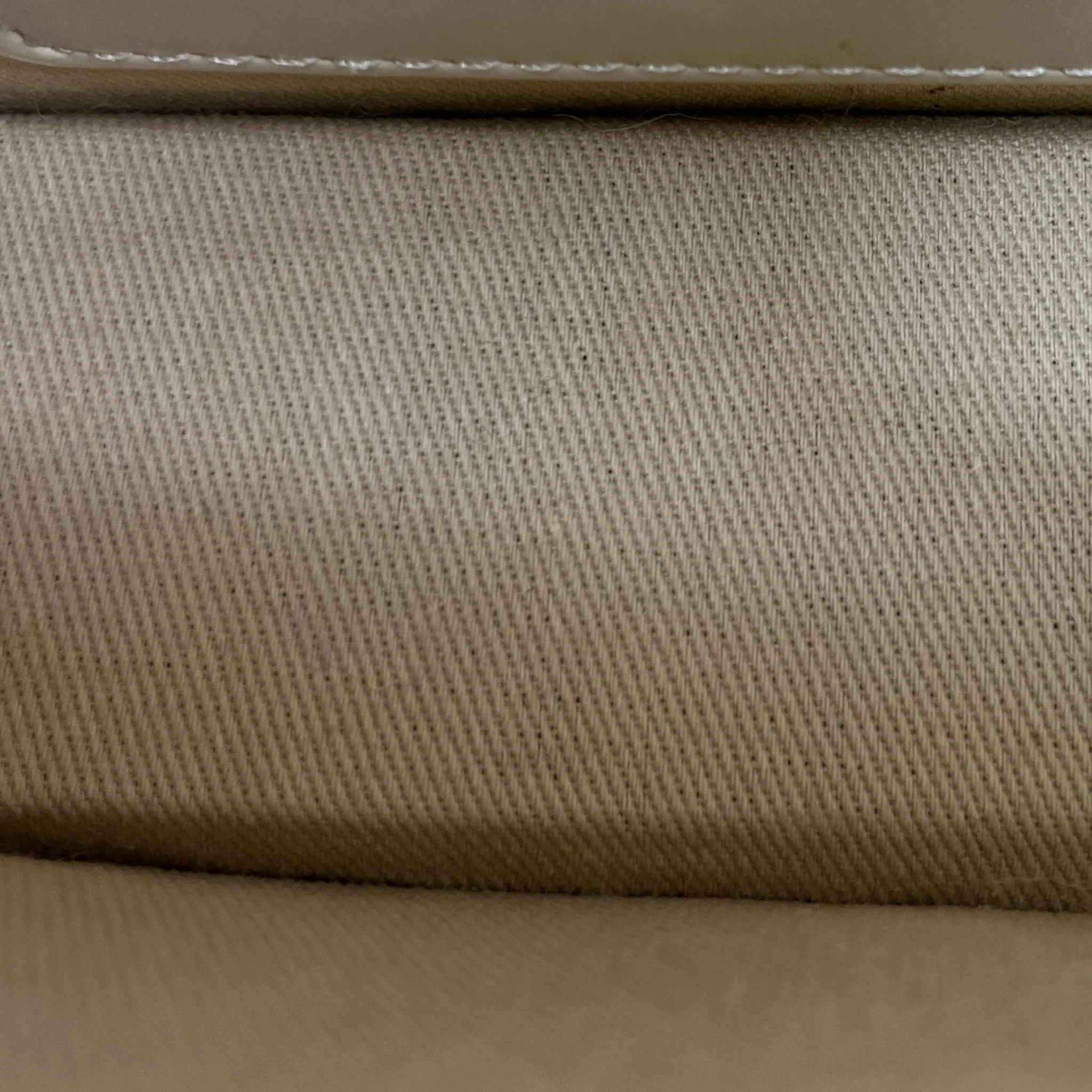 Women's Le Bambidou Shearling Bag Beige - Image 11