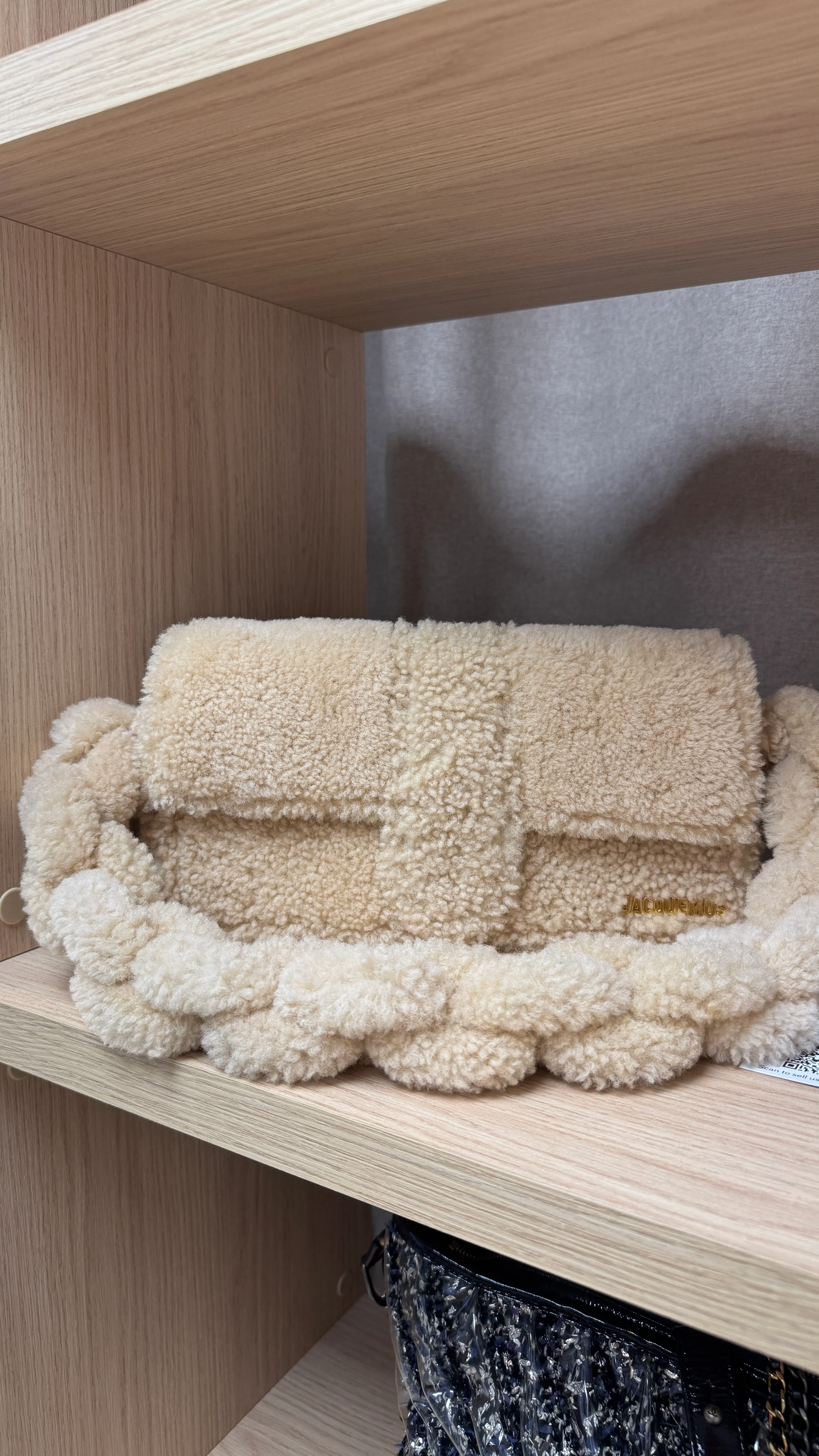 Women's Le Bambidou Shearling Bag Beige - Image 13