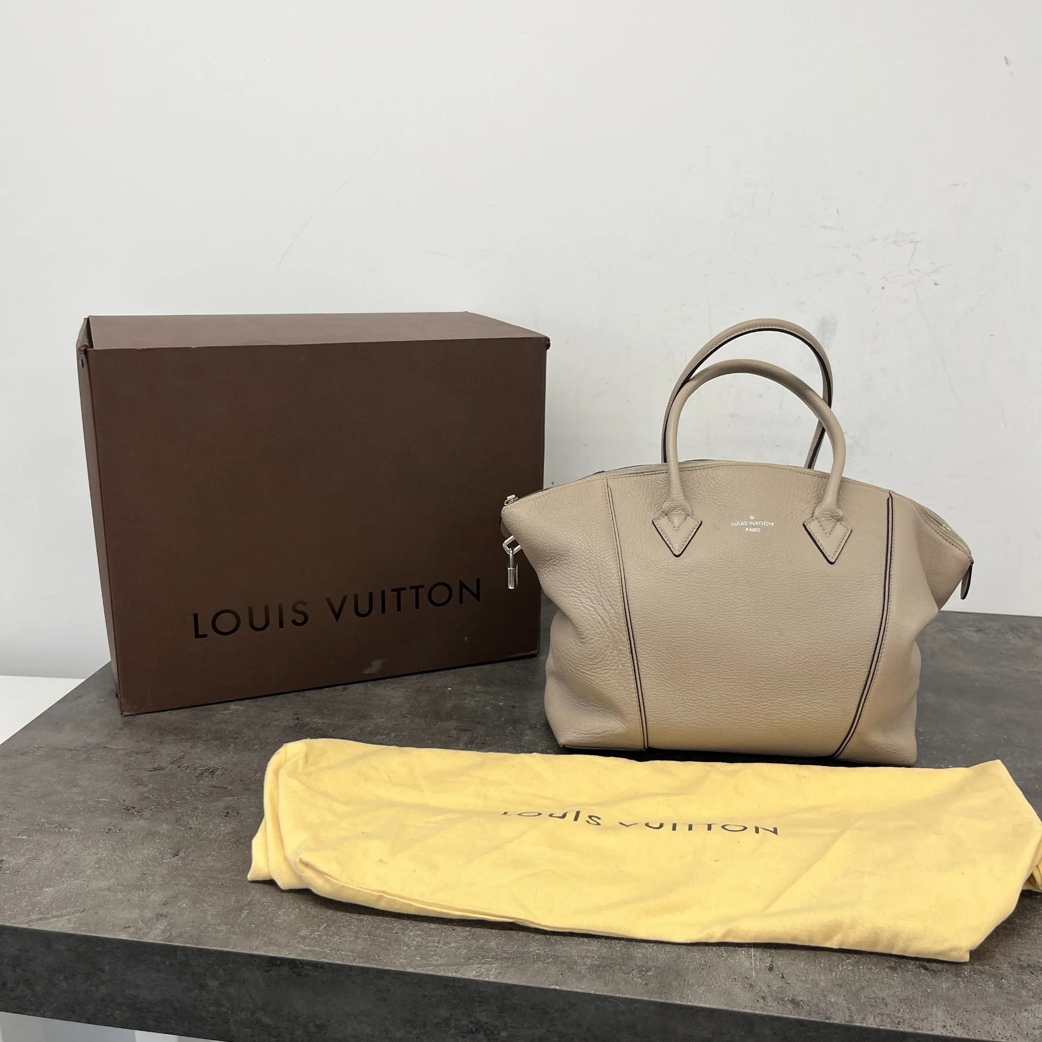 Women's Lockit Mm Handbag Nude - Image 14