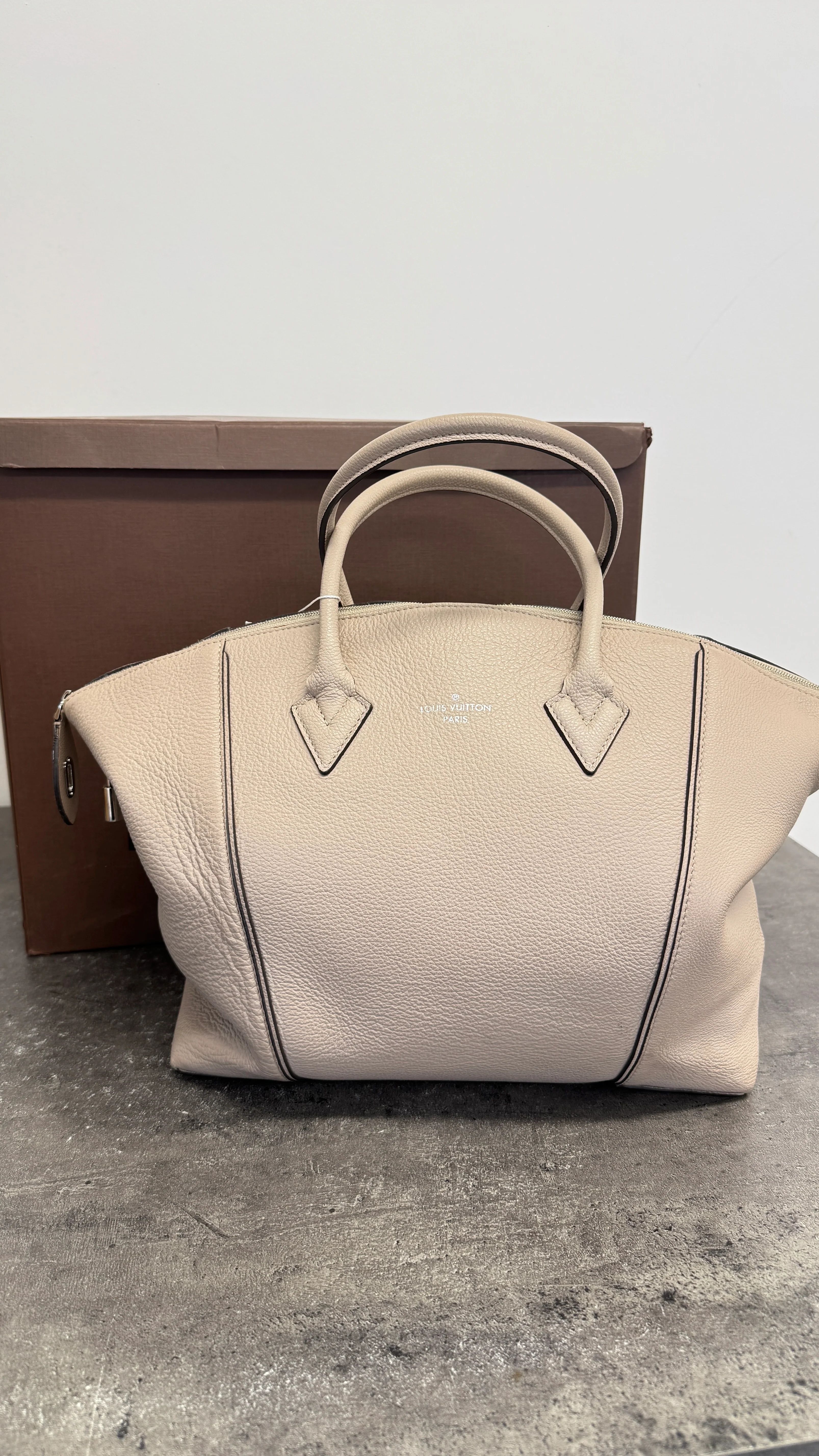 Women's Lockit Mm Handbag Nude - Image 15