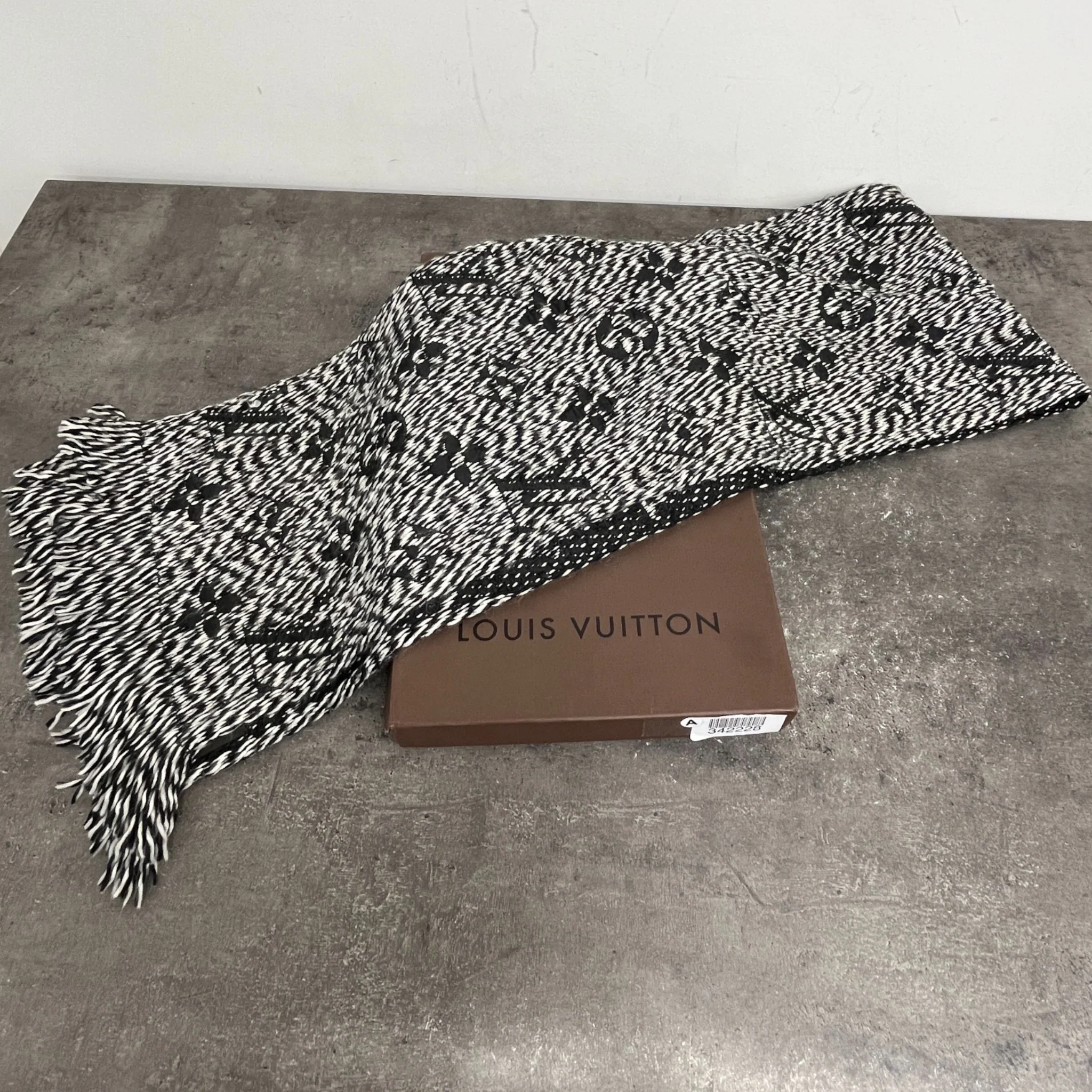 Women's Logomania Scarf Black - Image 7