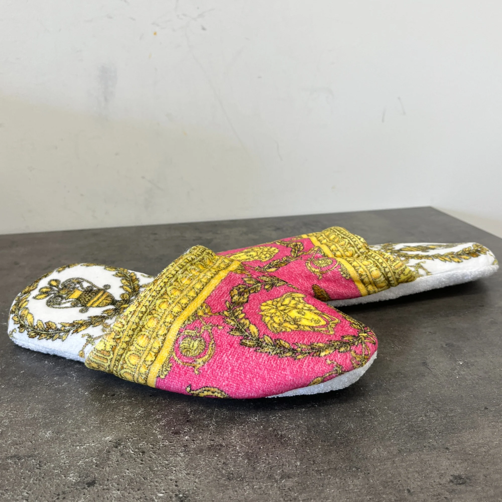 Women's Medusa Renaissance Print Slippers Pink Size EU 40 / UK 7 - Image 11