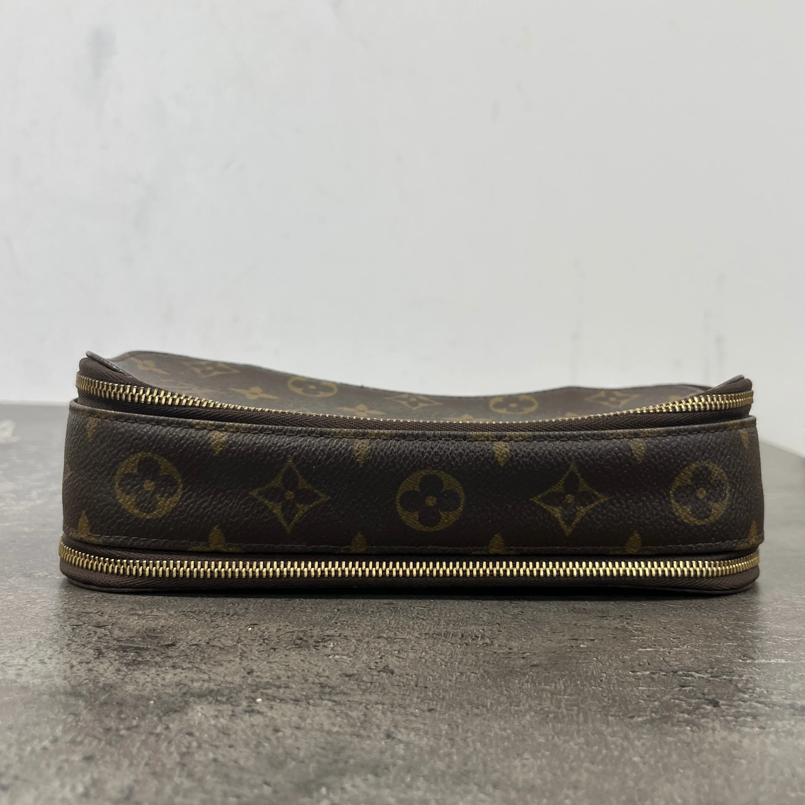 Women's Monogram Blush Gm Cosmetic Pouch Brown - Image 12