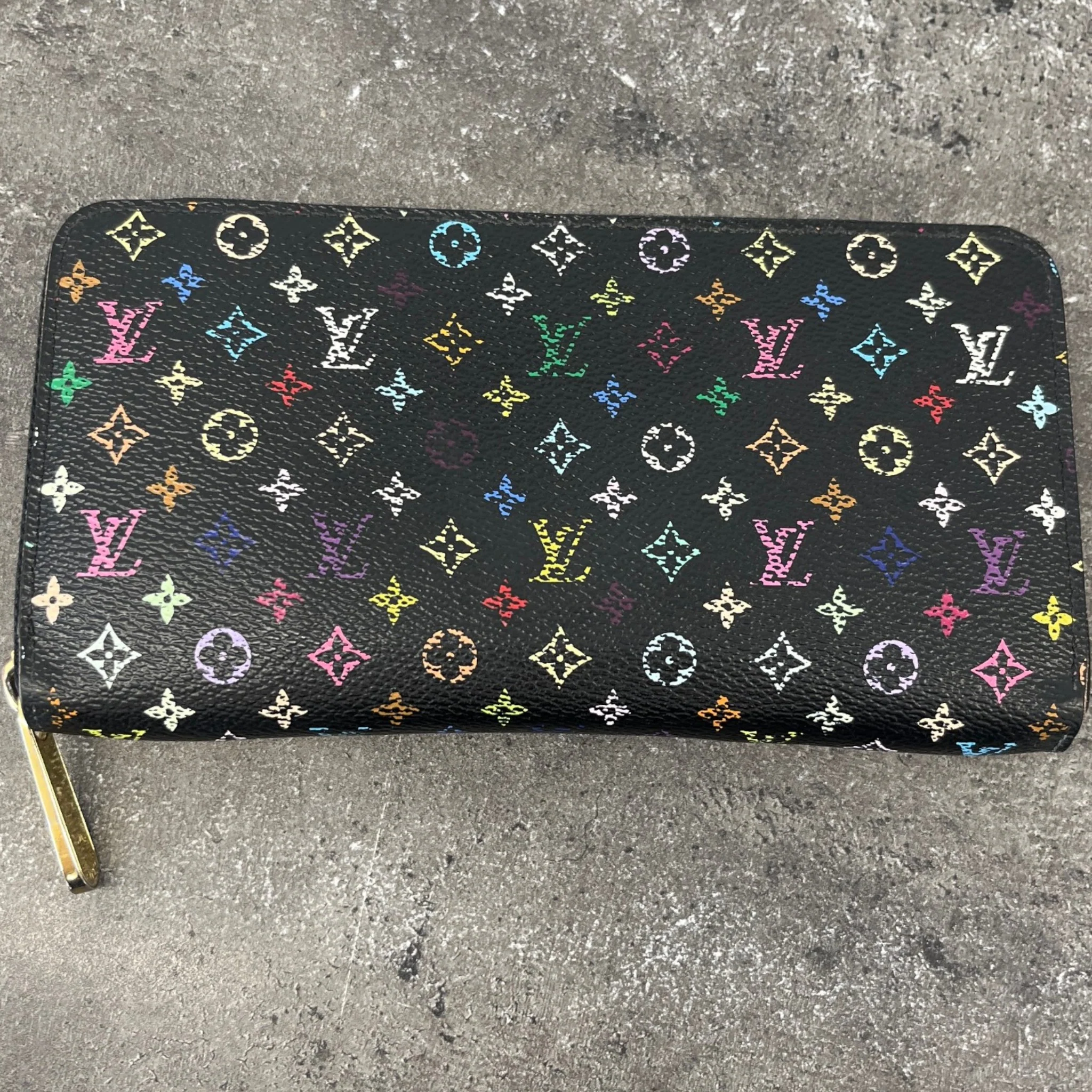 Women's Monogram Murakami Zippy Purse Black - Image 11
