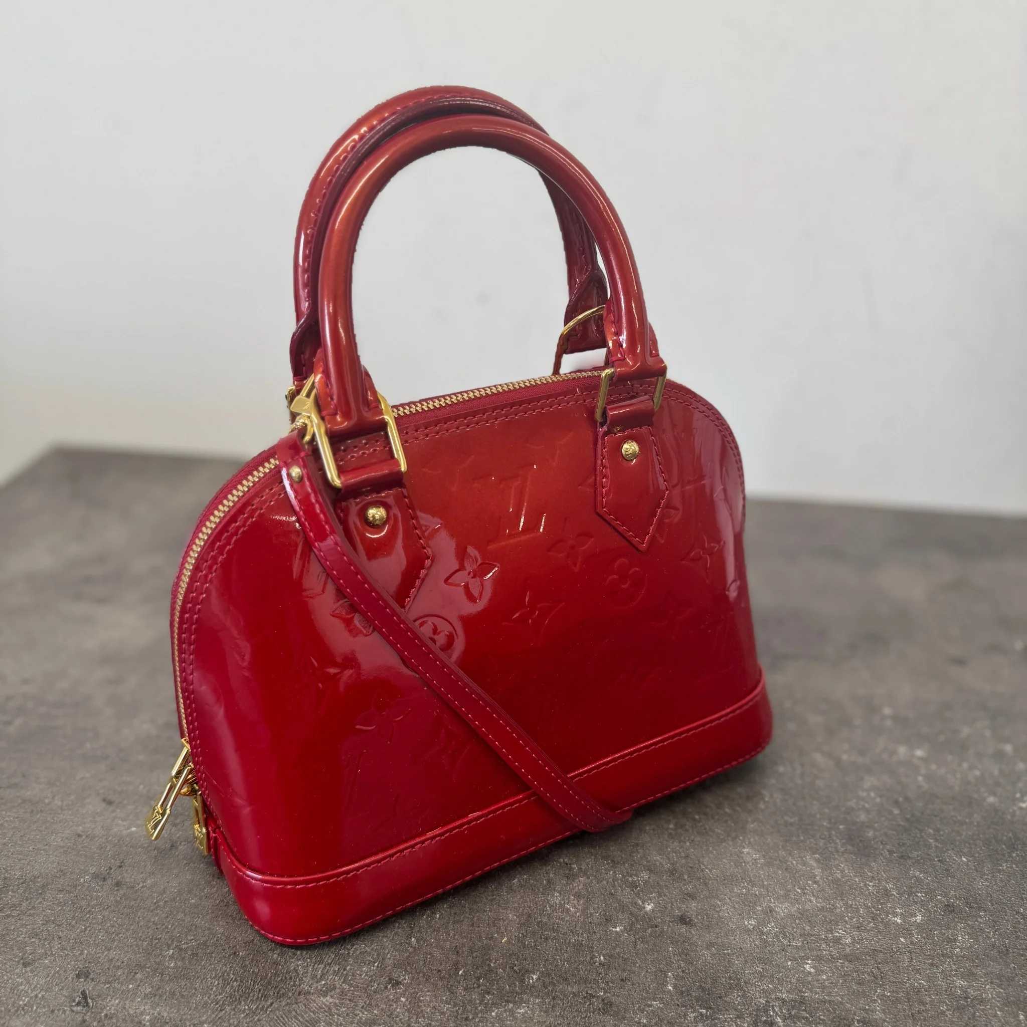 Women's Monogram Vernis Alma Bb Handbag Red - Image 12