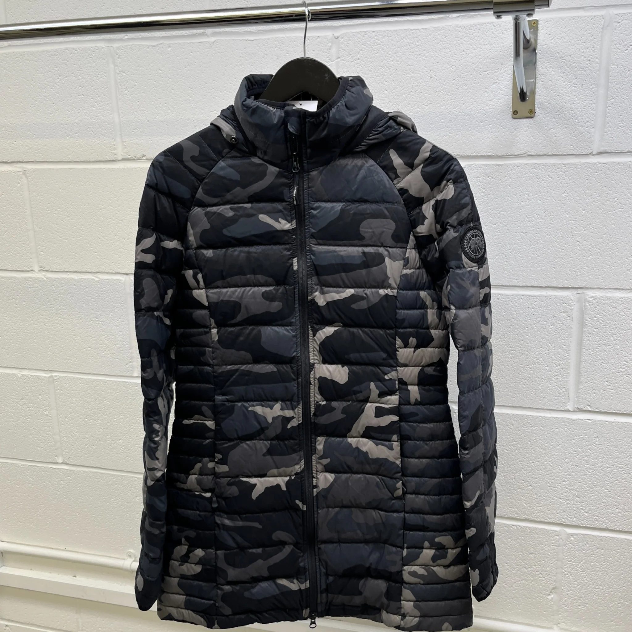 Women's Montgomery Camo Down Jacket Black Size M - Image 8