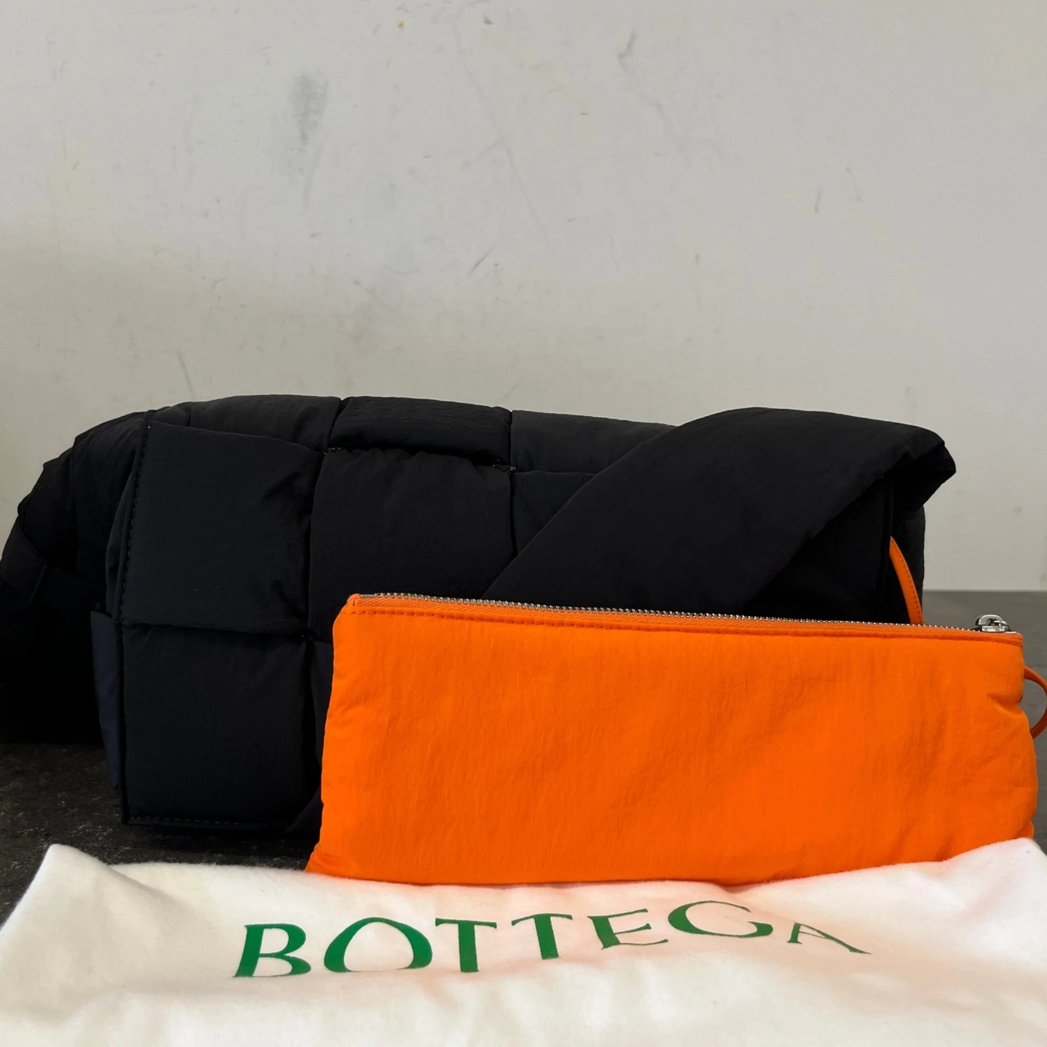 Women's Padded Tech Cassette Bag Black - Image 13