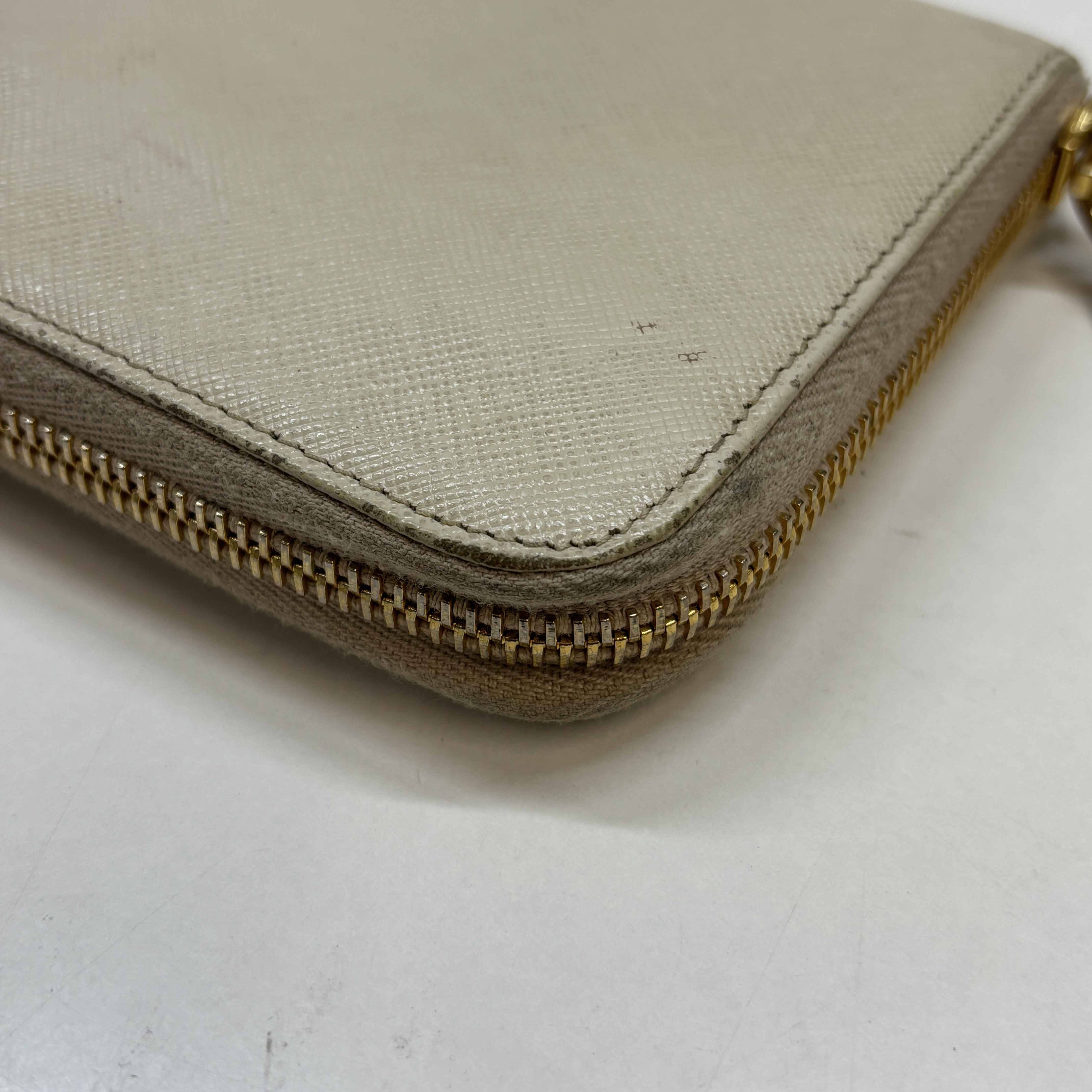 Women's Plaque Logo Saffiano Purse Cream Size L - Image 10