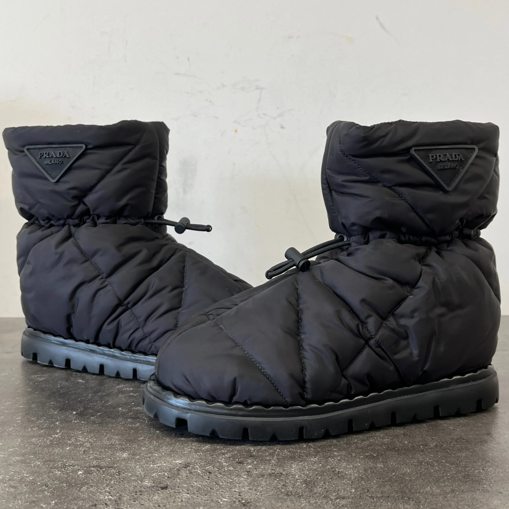 Women's Quilted Plaque Logo Boots Black Size EU 37 / UK 4 - Image 11