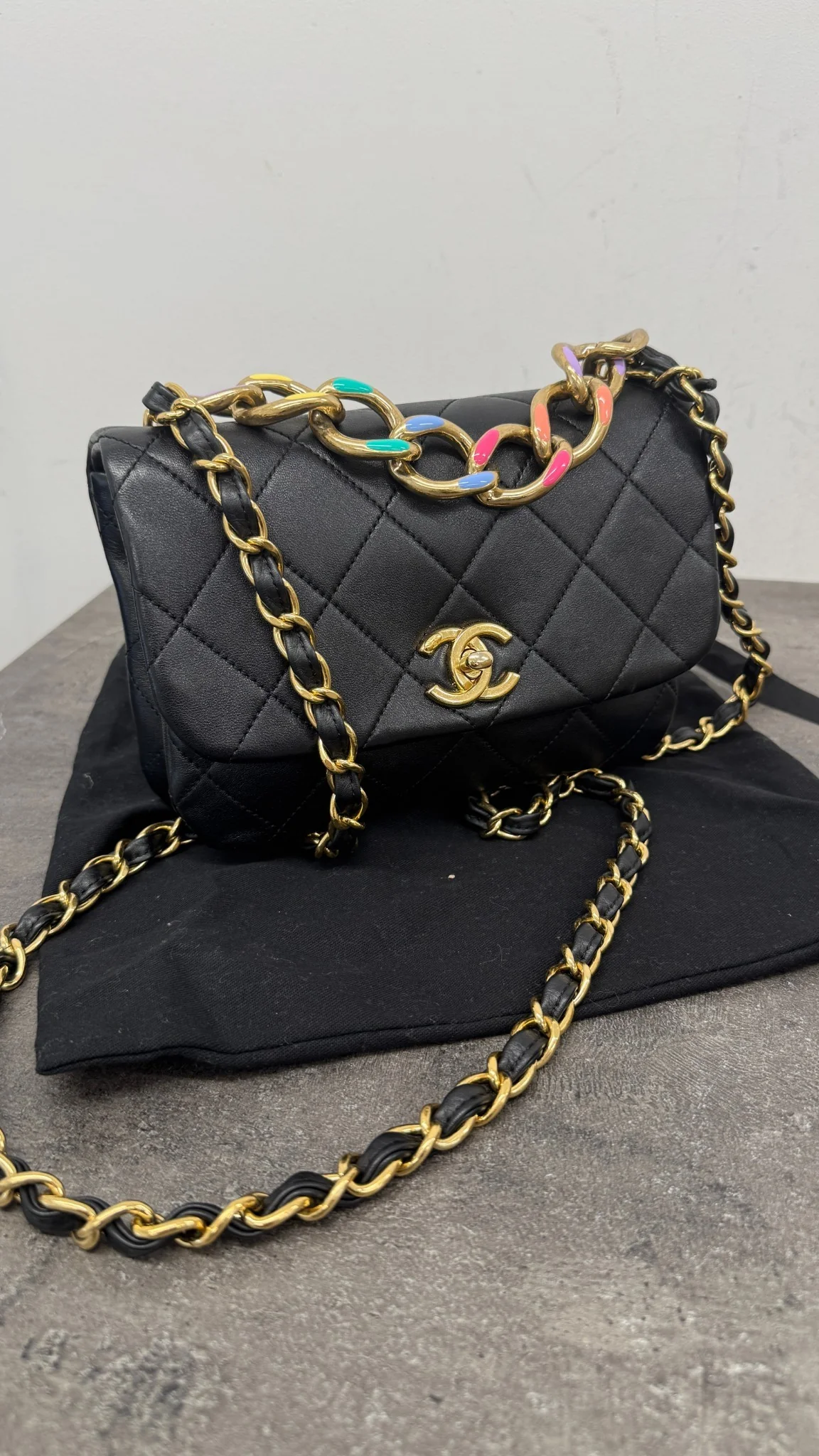 Women's Seasonal Rainbow Chain Flap Bag Black - Image 17