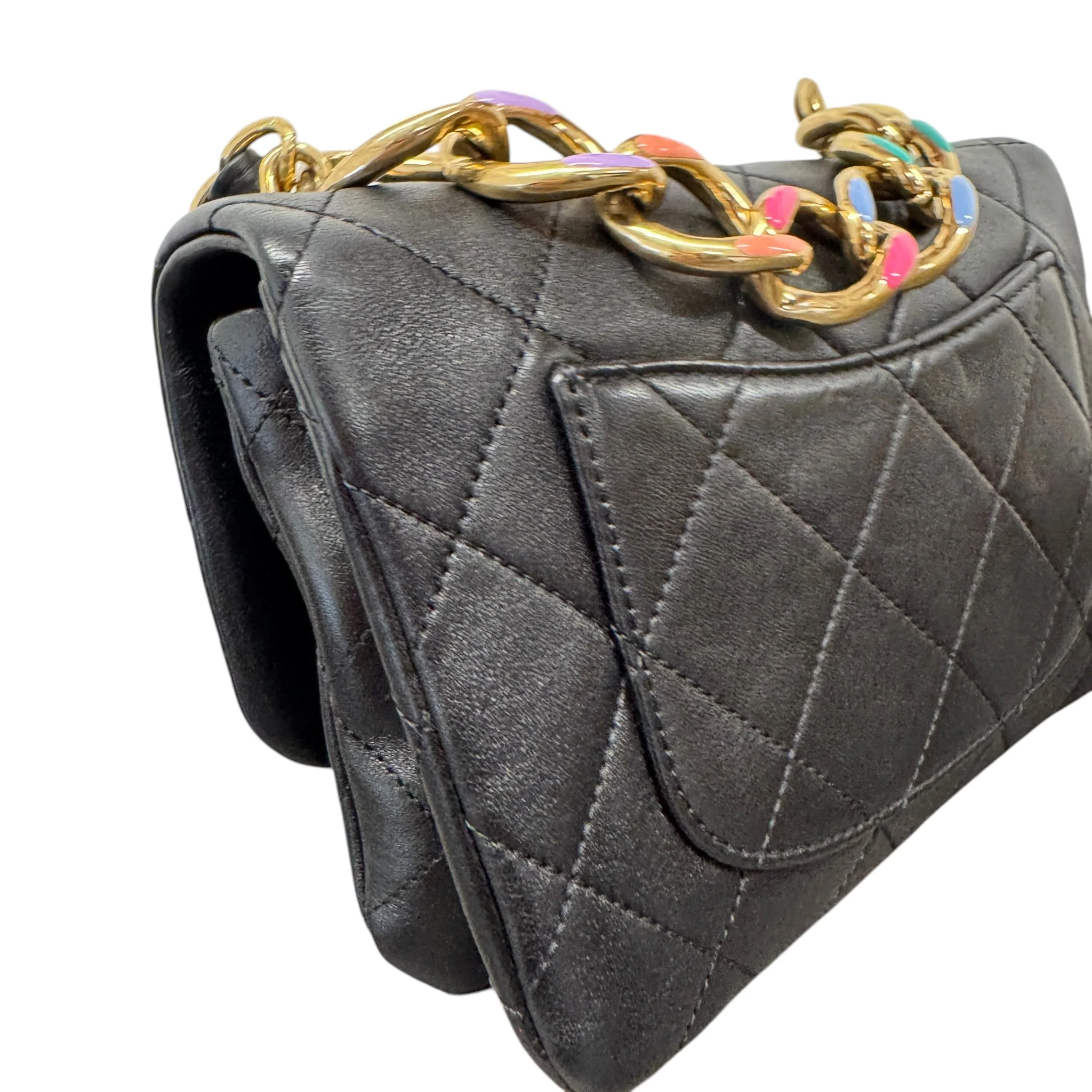 Women's Seasonal Rainbow Chain Flap Bag Black - Image 7