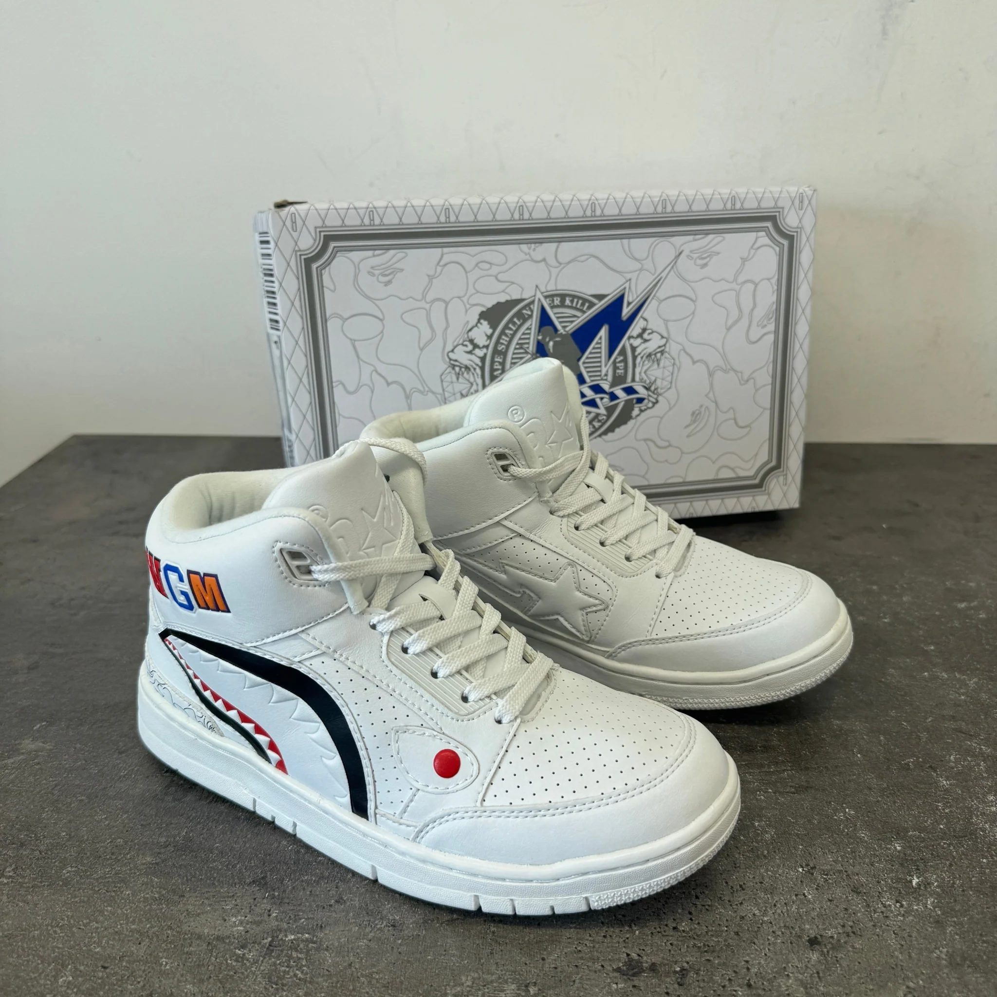 Women's Shark Cloud Stas High Trainers White Size EU 38 / UK 5 - Image 12