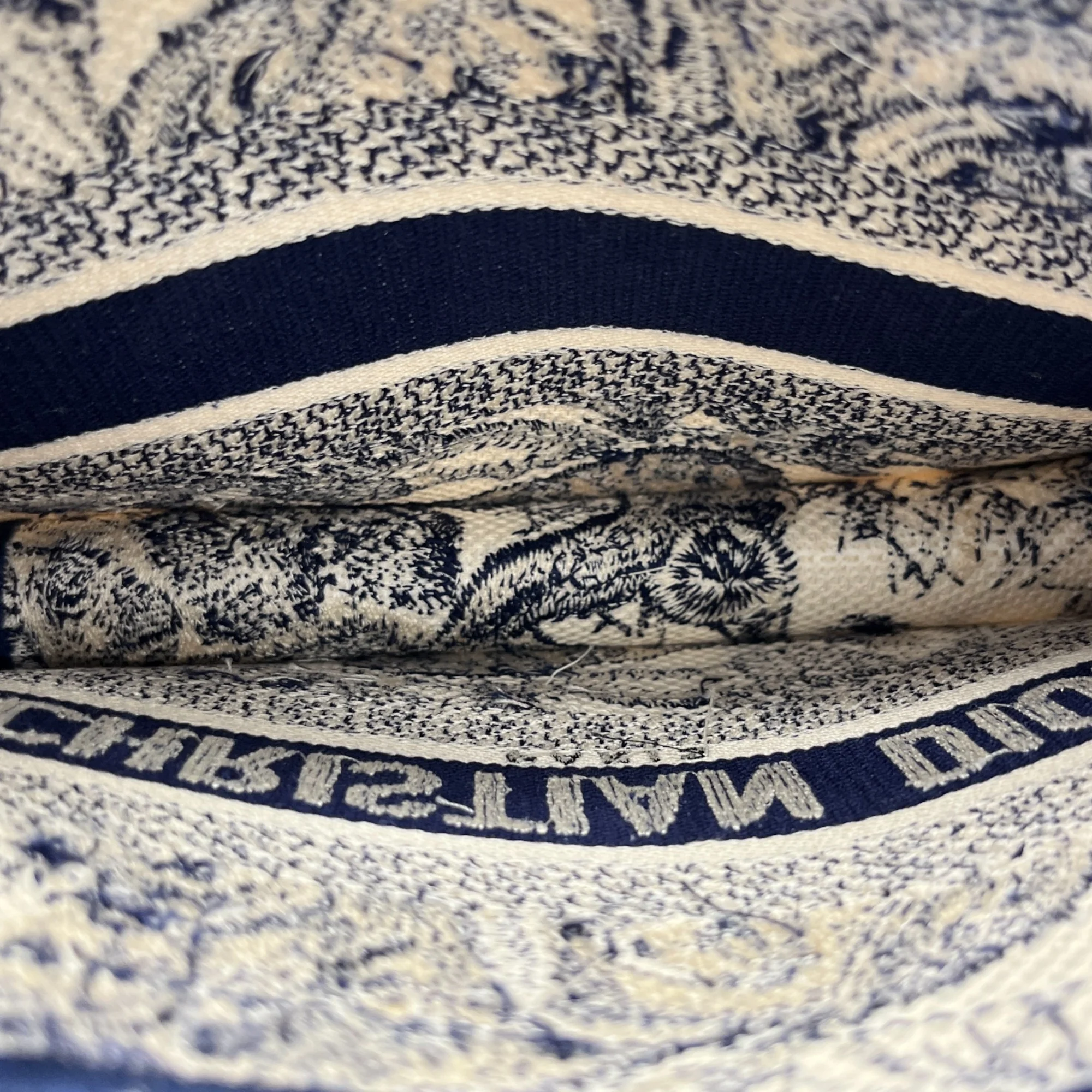 Women's Toile De Jouy Mini Book Tote Bag Navy - Image 11