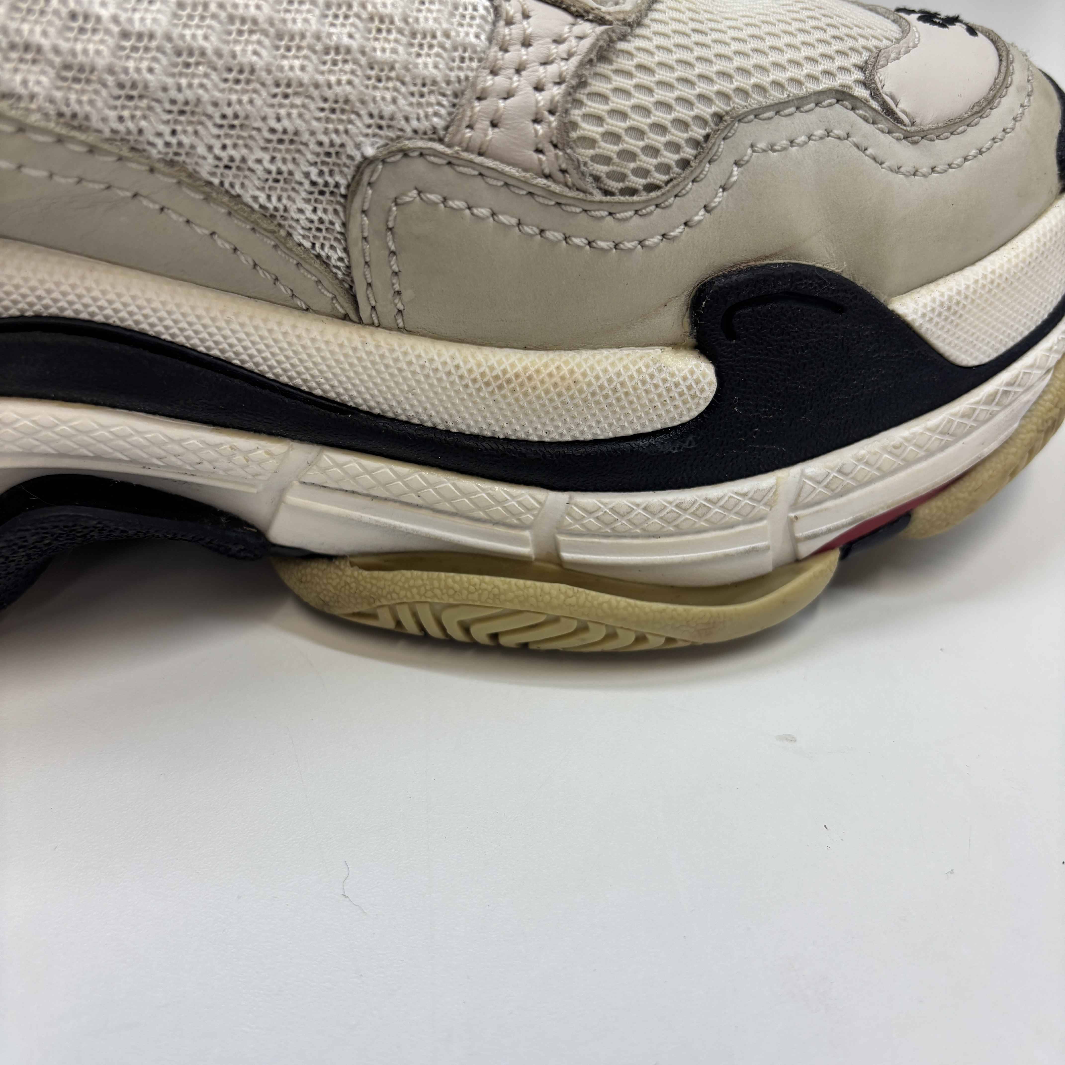 Women's Triple S Low Trainers White Size EU 35 / UK 2 - Image 14