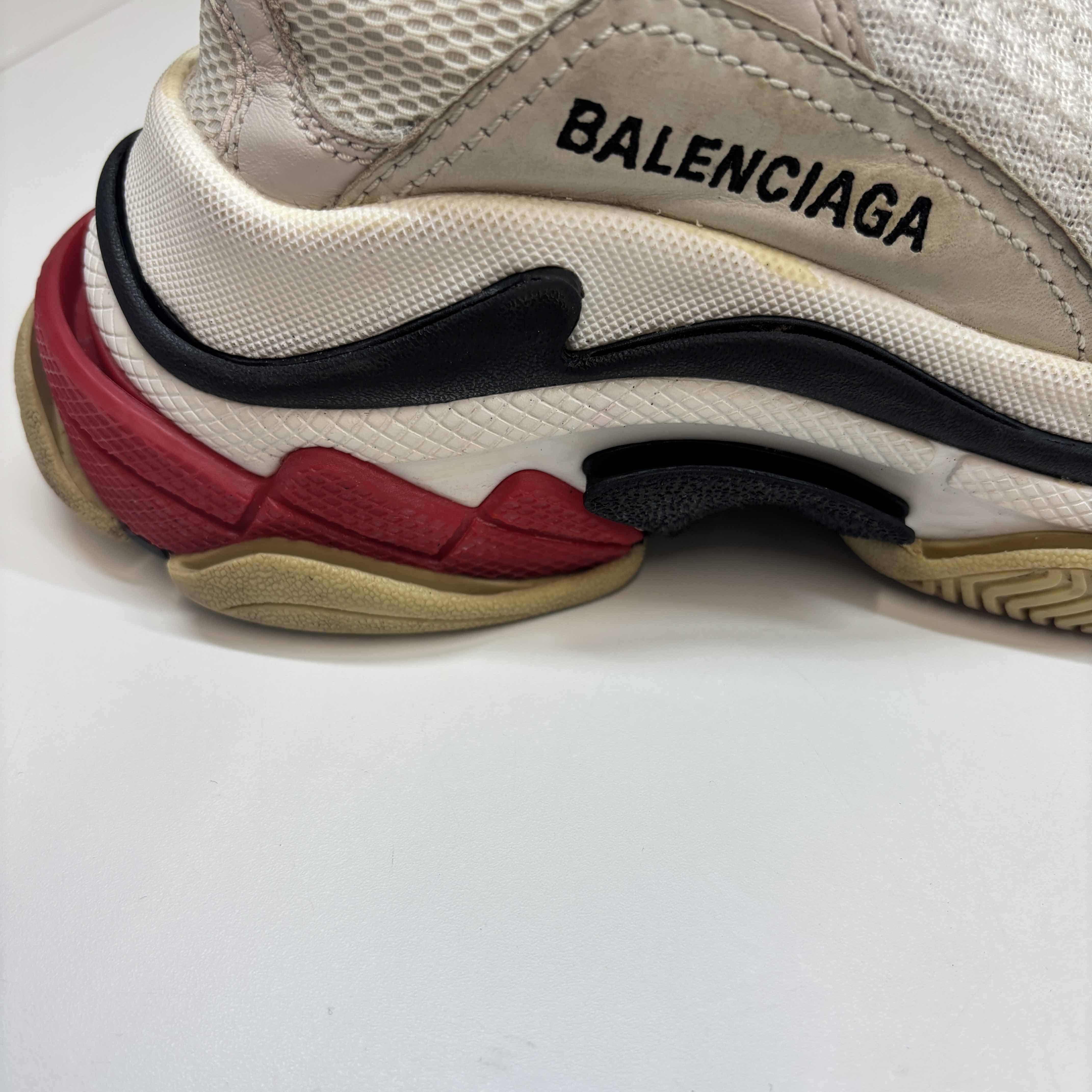 Women's Triple S Low Trainers White Size EU 35 / UK 2 - Image 19
