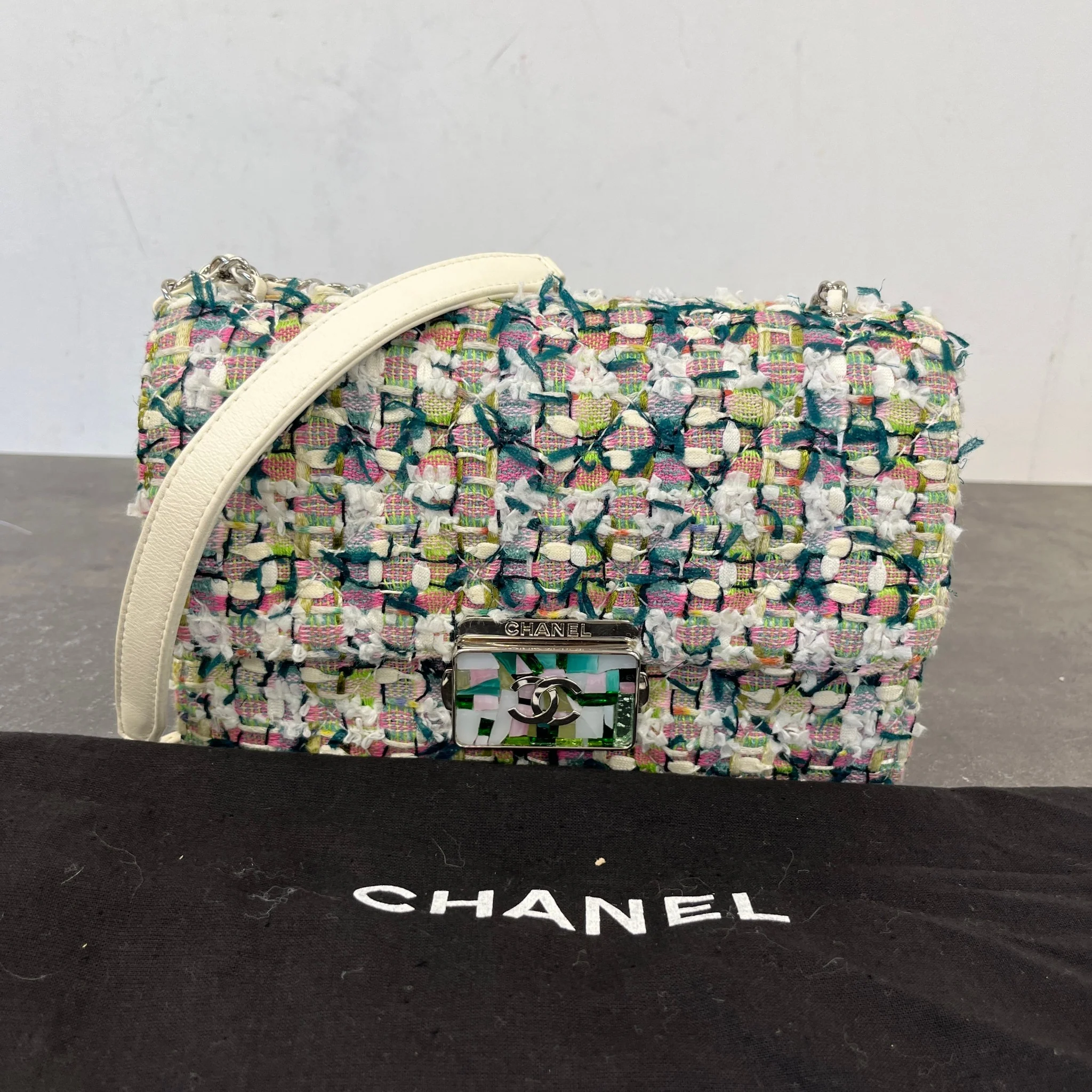 Women's Tweed Beauty Lock Flap Bag White - Image 14