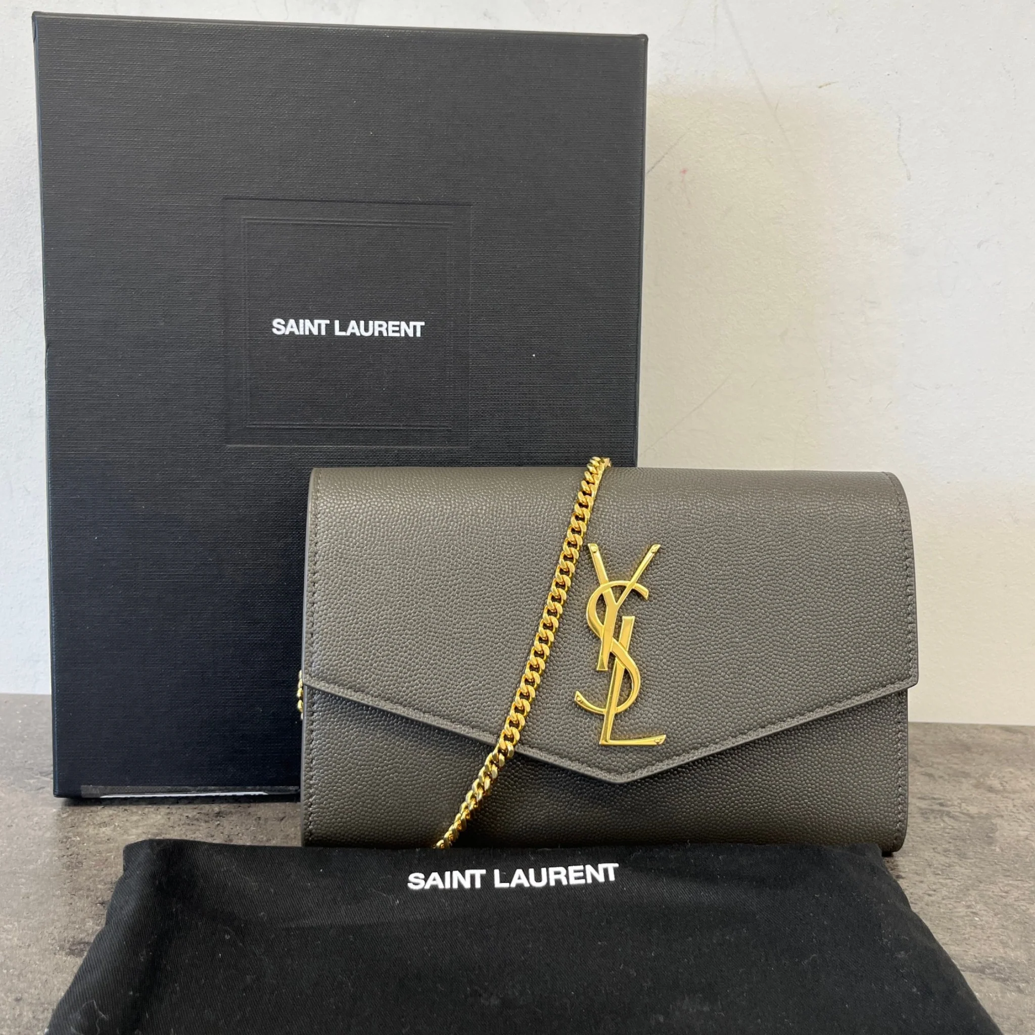 Women's Uptown Chain Wallet Grain De Poudre Bag Khaki - Image 14