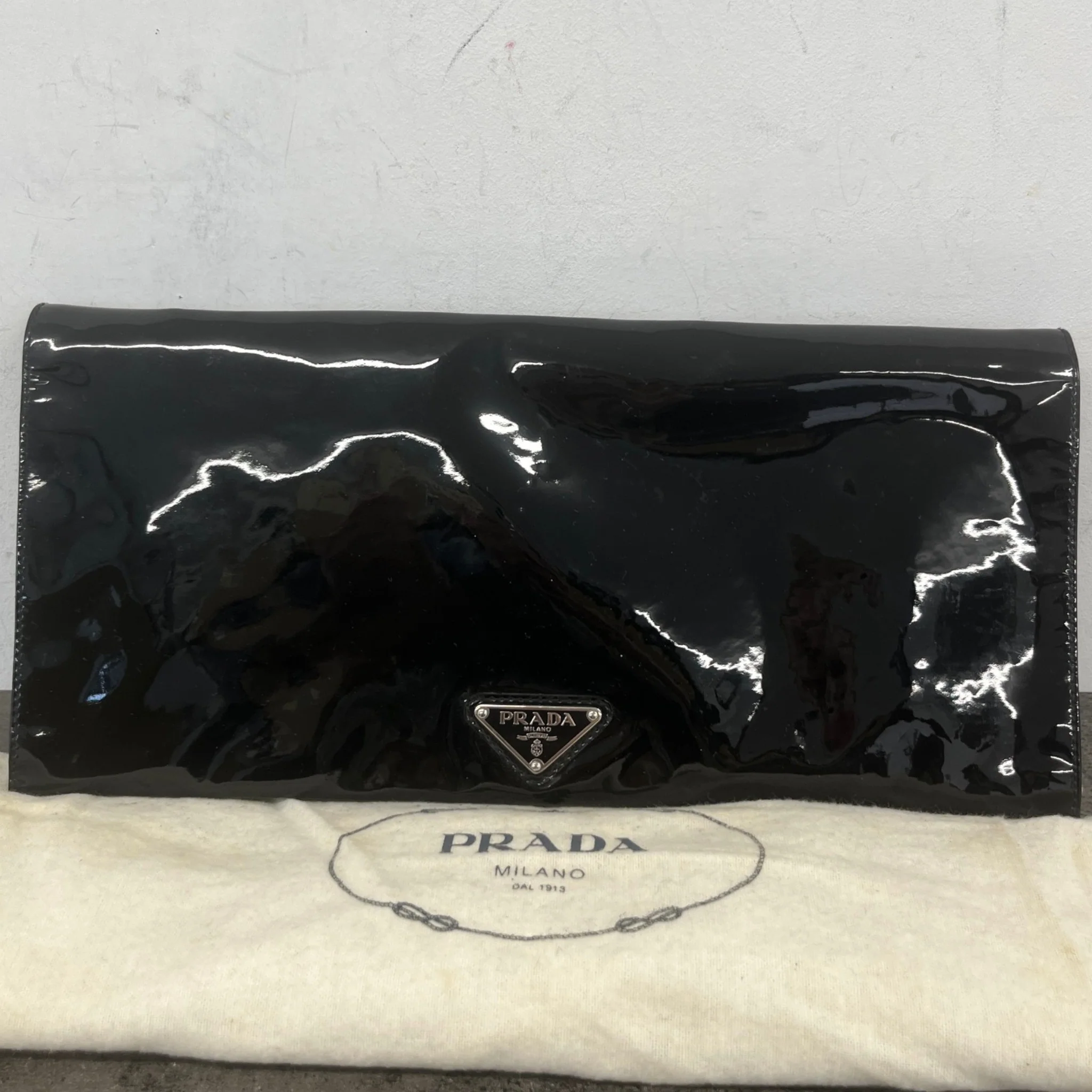 Women's Vernice Specchi Clutch Black - Image 14